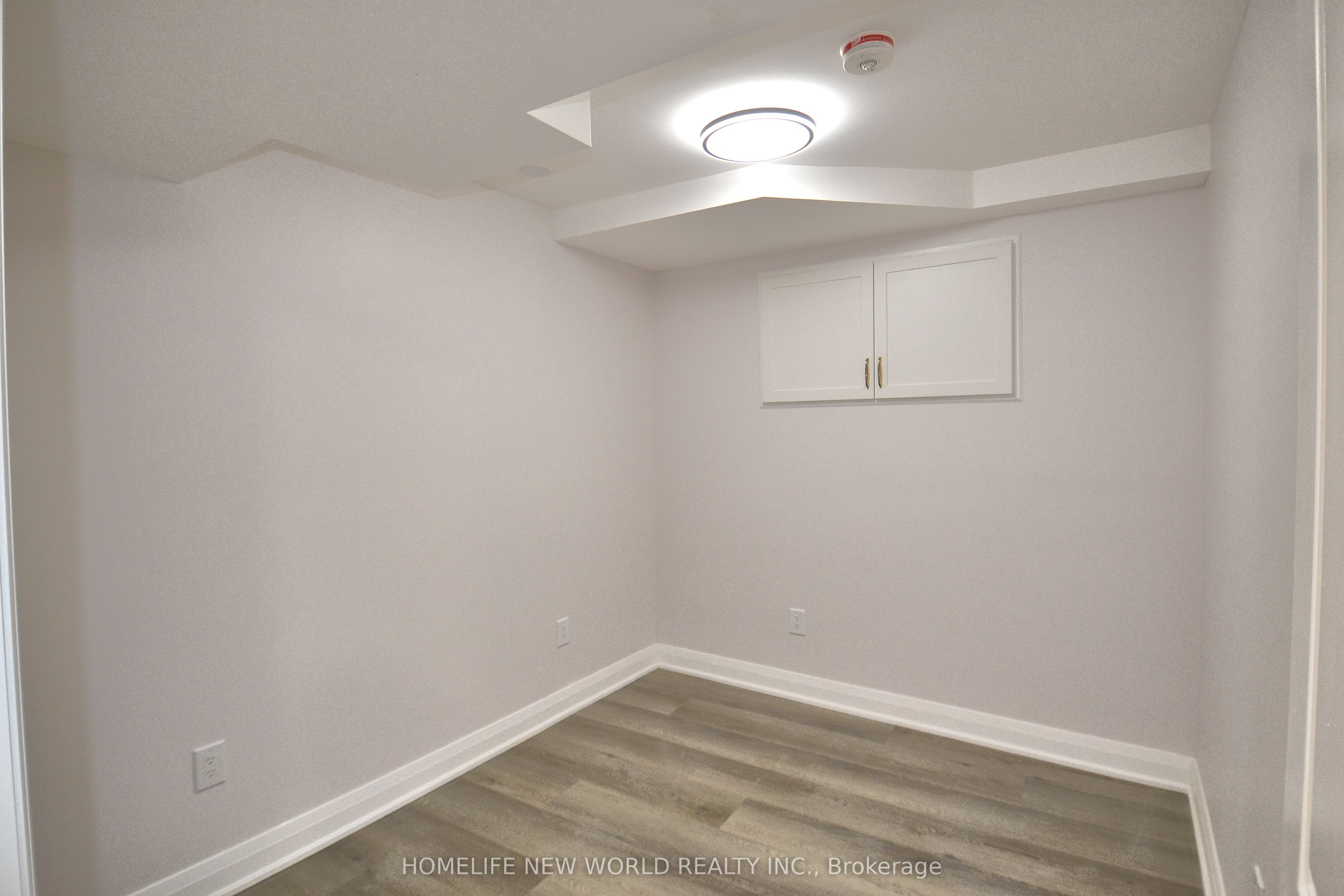 #lower - 27 Nightingale Street Property Photo 11