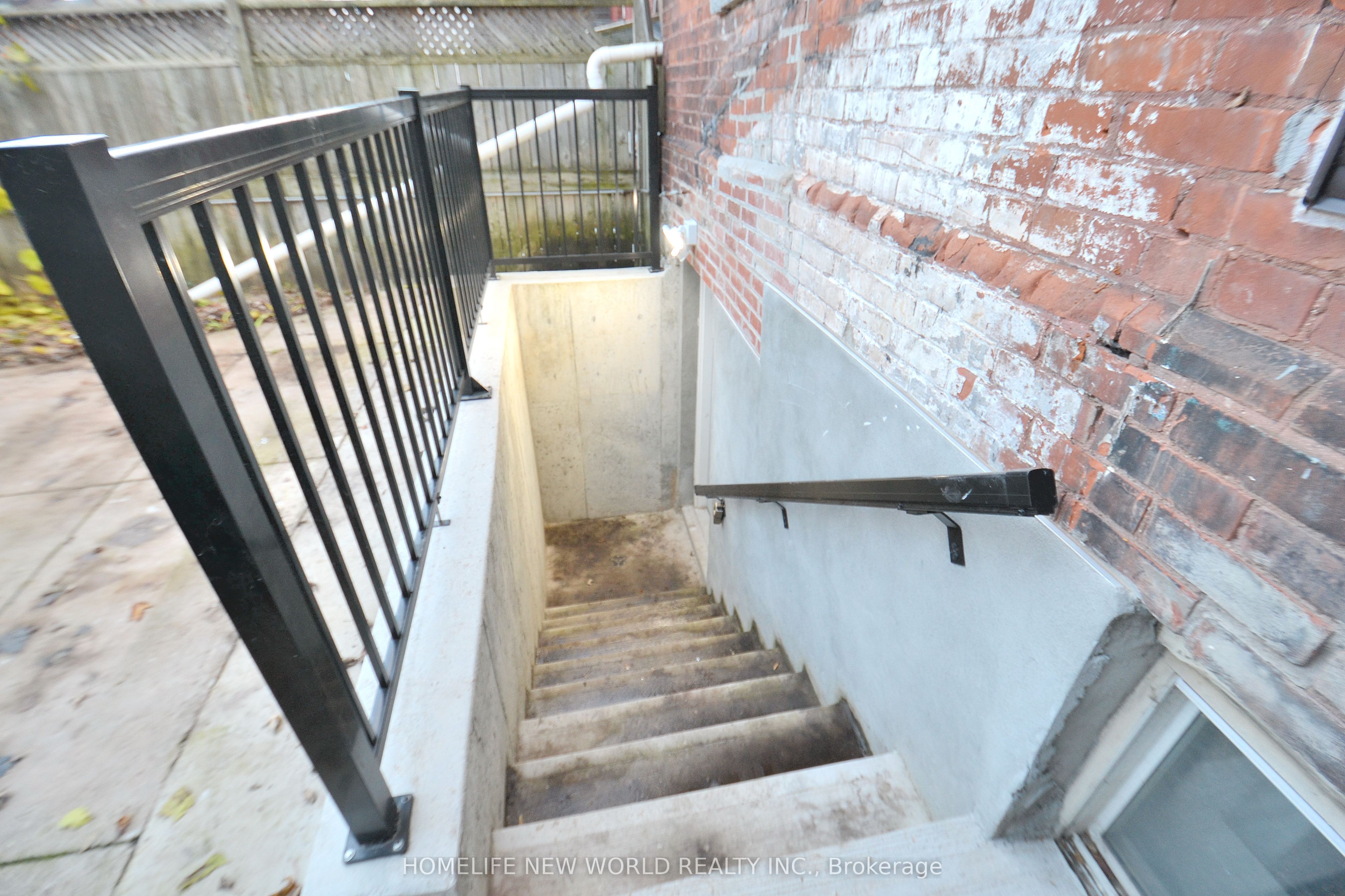 #lower - 27 Nightingale Street Property Photo 18