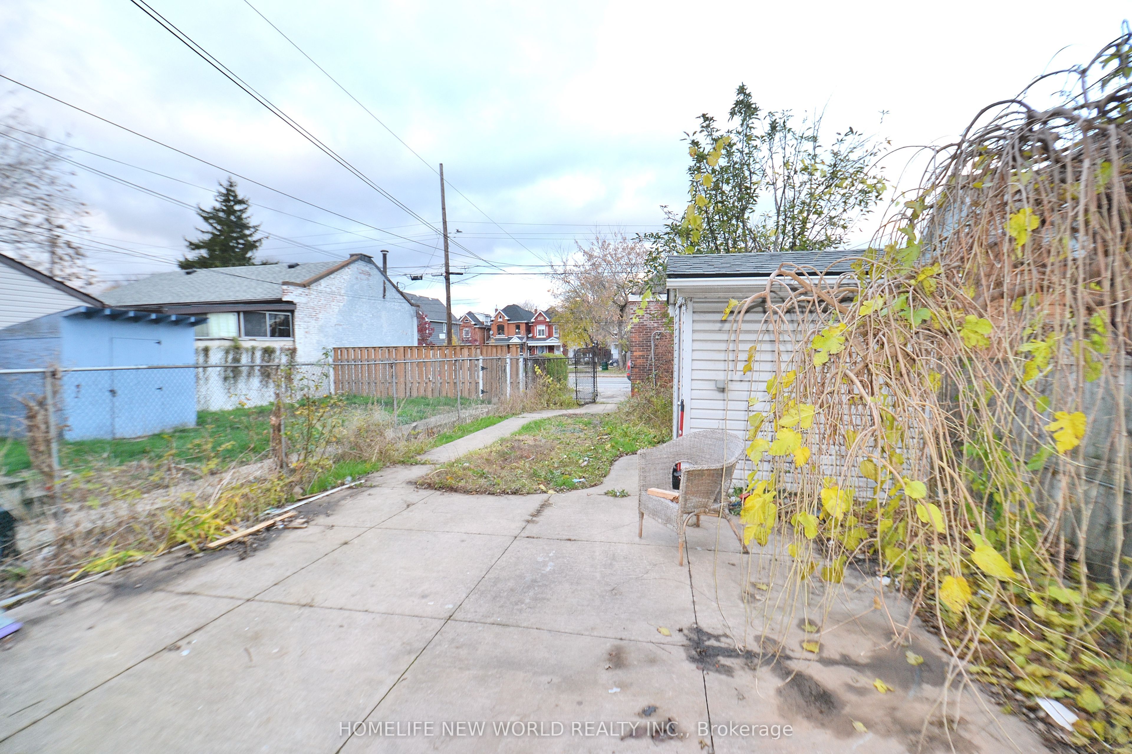 #lower - 27 Nightingale Street Property Photo 19