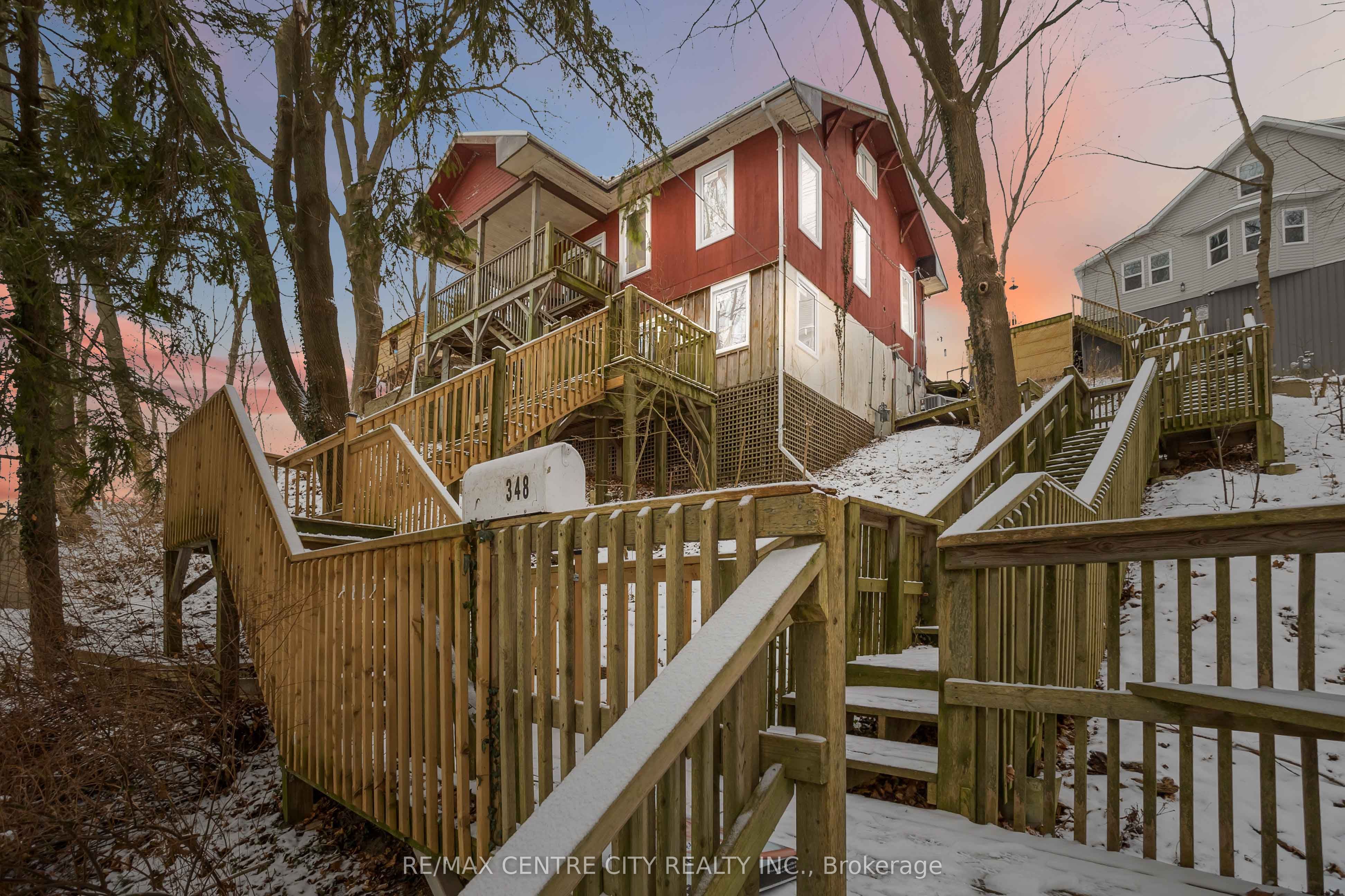 348 Erie St Property Photo