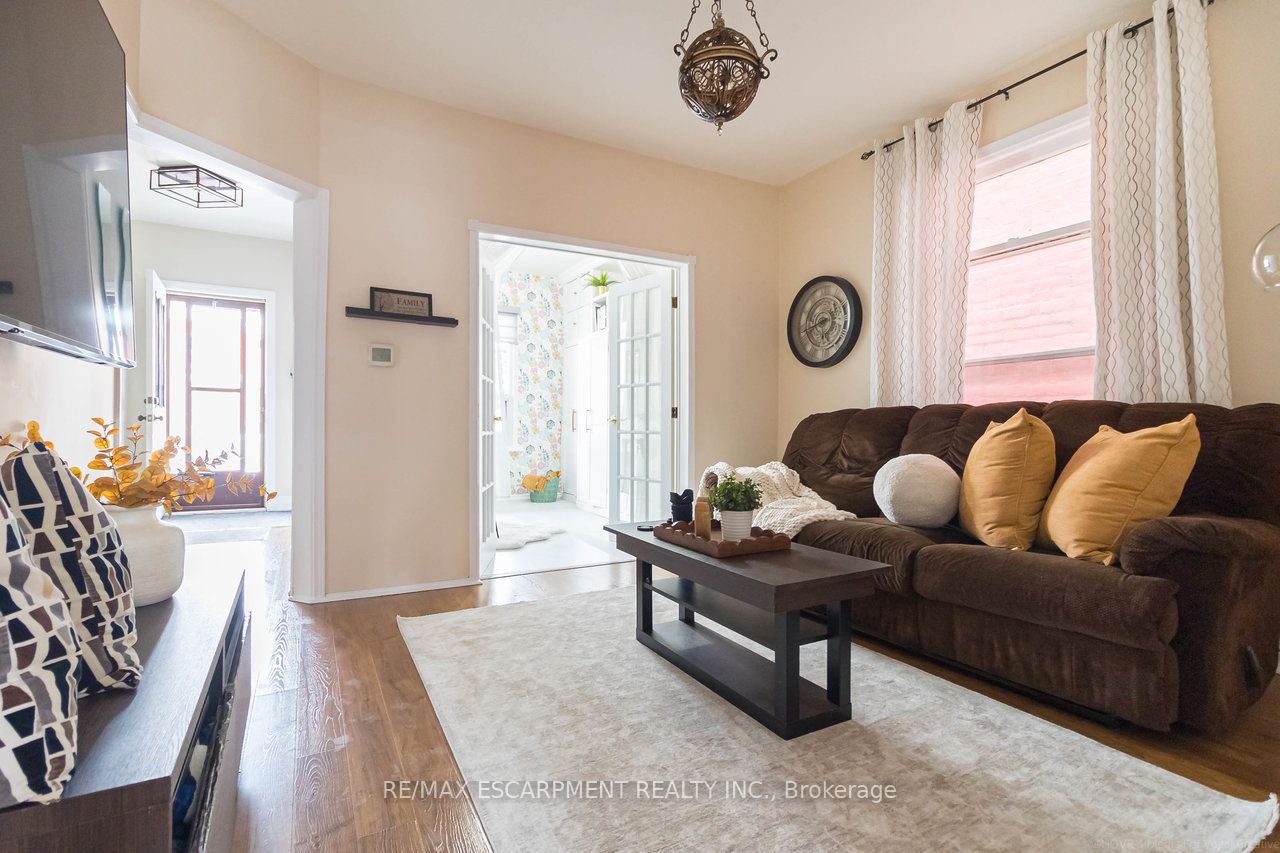 24 Fife Street Property Photo 5