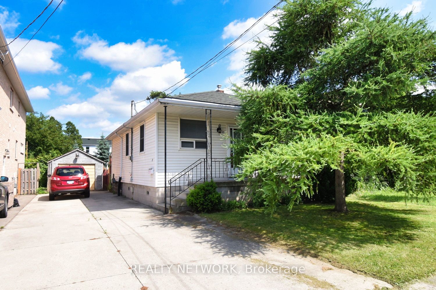 17 Craigroyston Road Property Photo 1