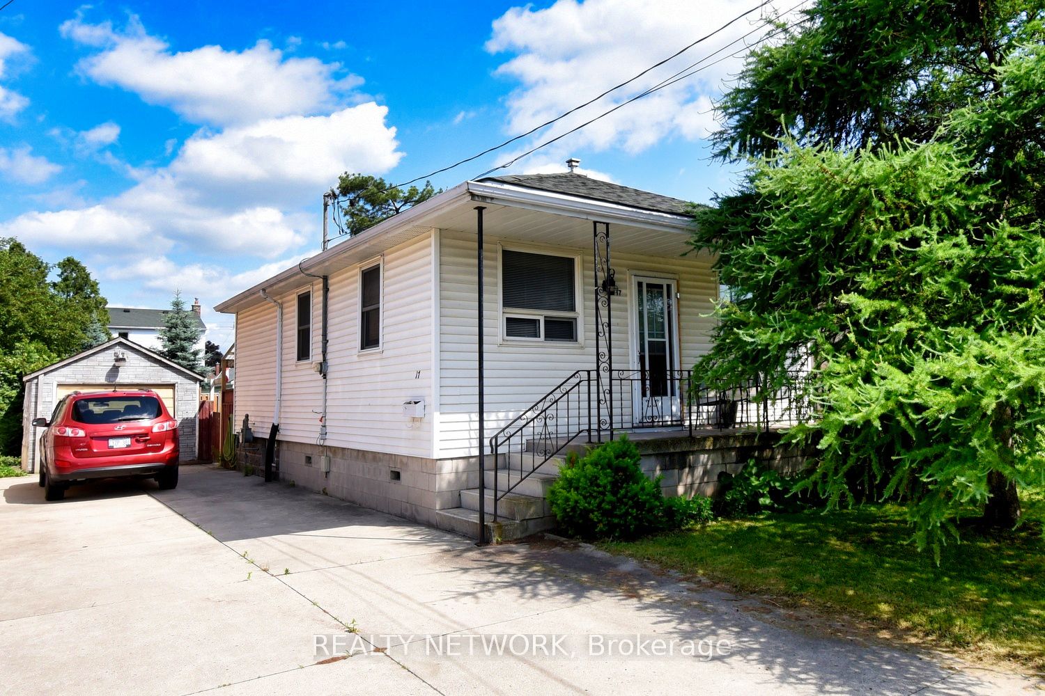 17 Craigroyston Road Property Photo 2