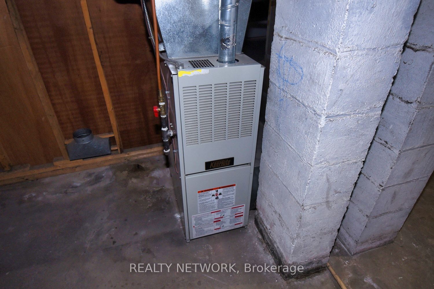17 Craigroyston Road Property Photo 23