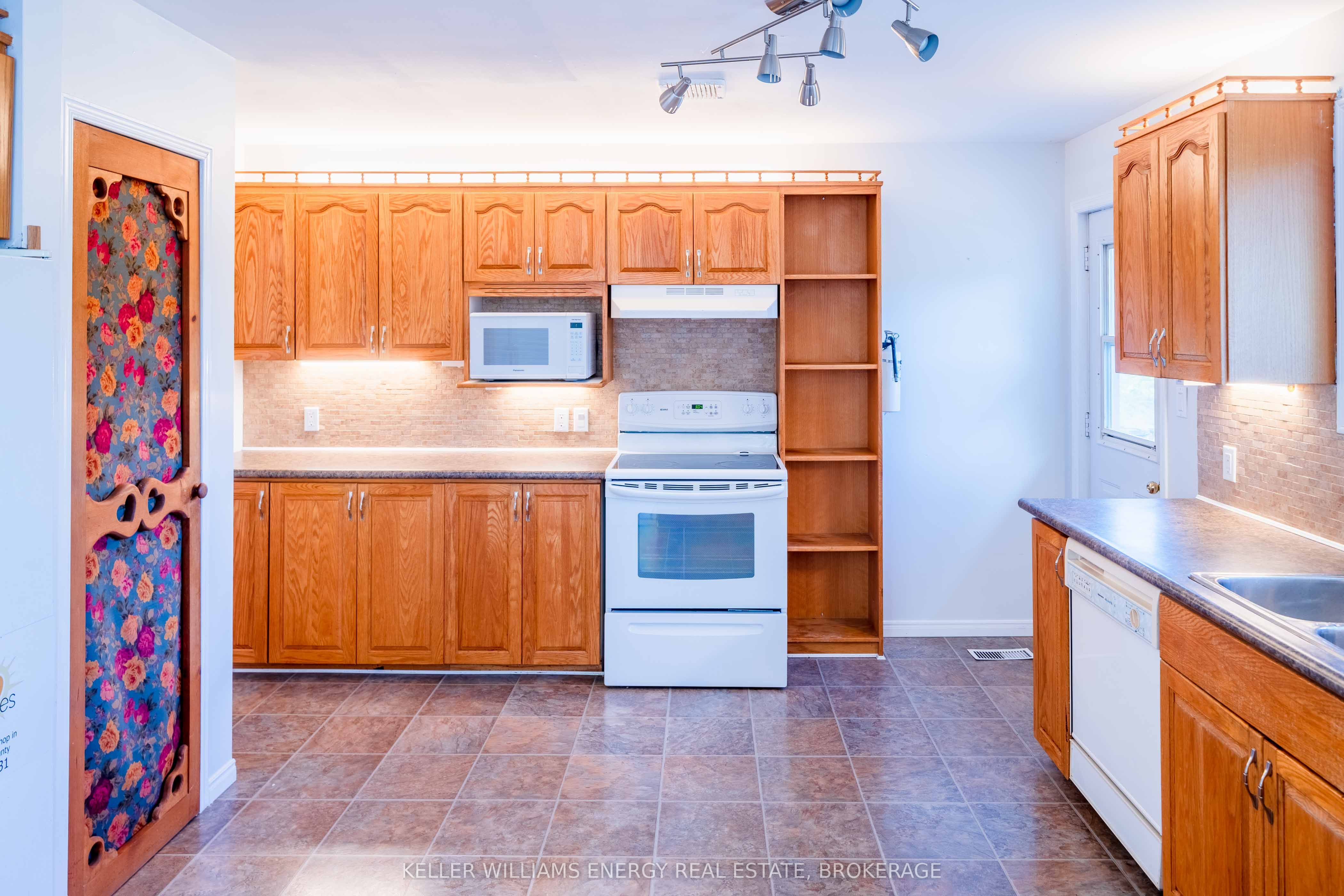 12699 Loyalist Parkway Property Photo 20