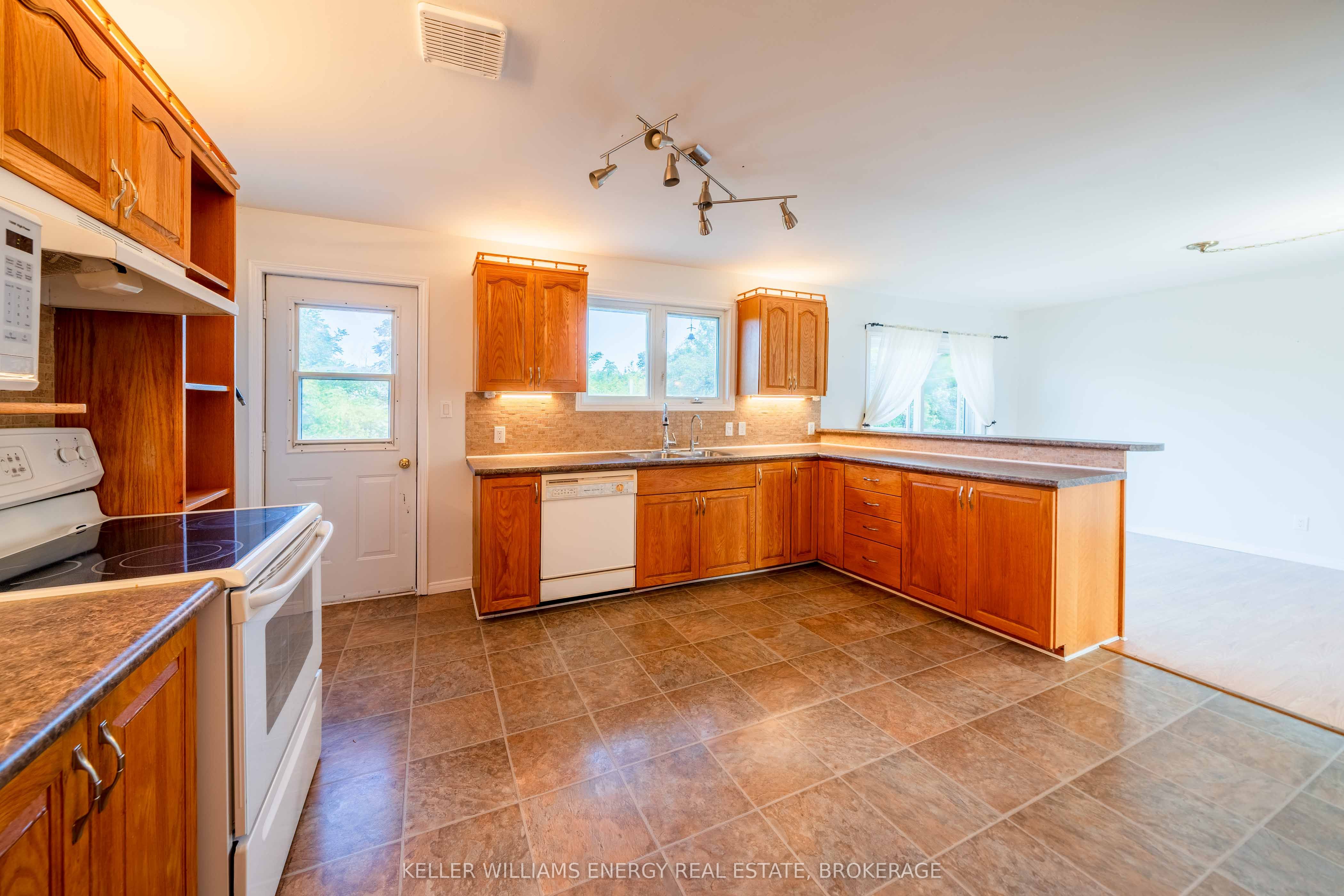 12699 Loyalist Parkway Property Photo 23