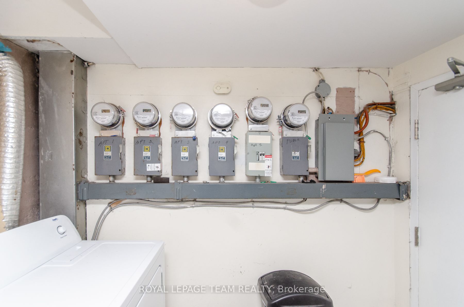 30 Windsor Avenue Property Photo 7