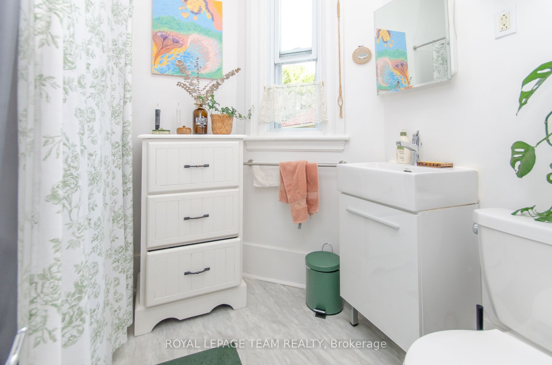 30 Windsor Avenue Property Photo 22