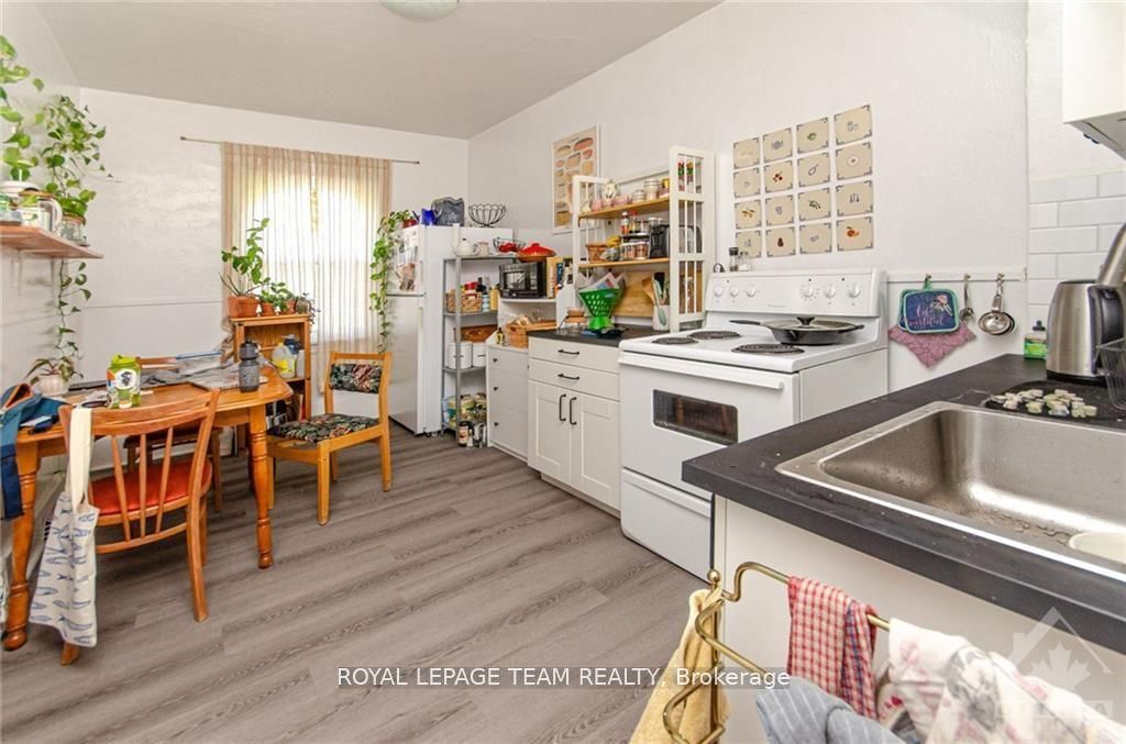 30 Windsor Avenue Property Photo 26