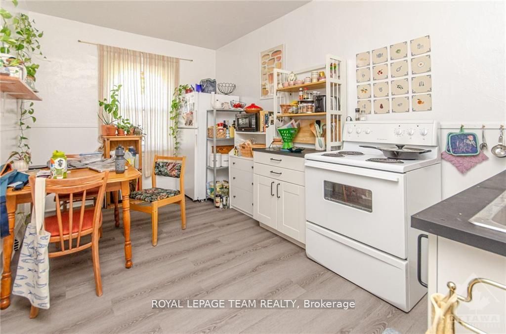30 Windsor Avenue Property Photo 27