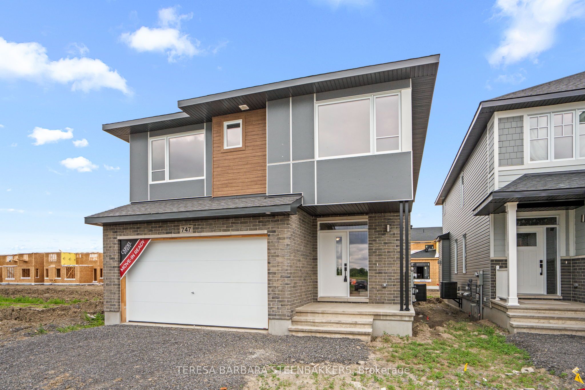 747 Kenny Gordon Avenue W Property Photo 1