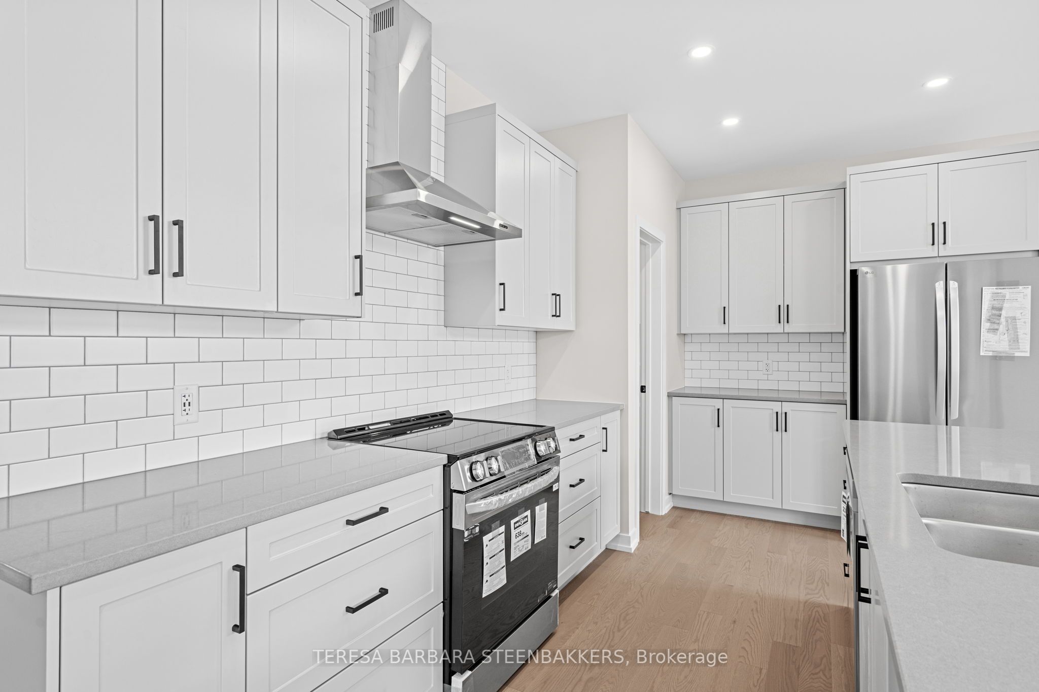 747 Kenny Gordon Avenue W Property Photo 13