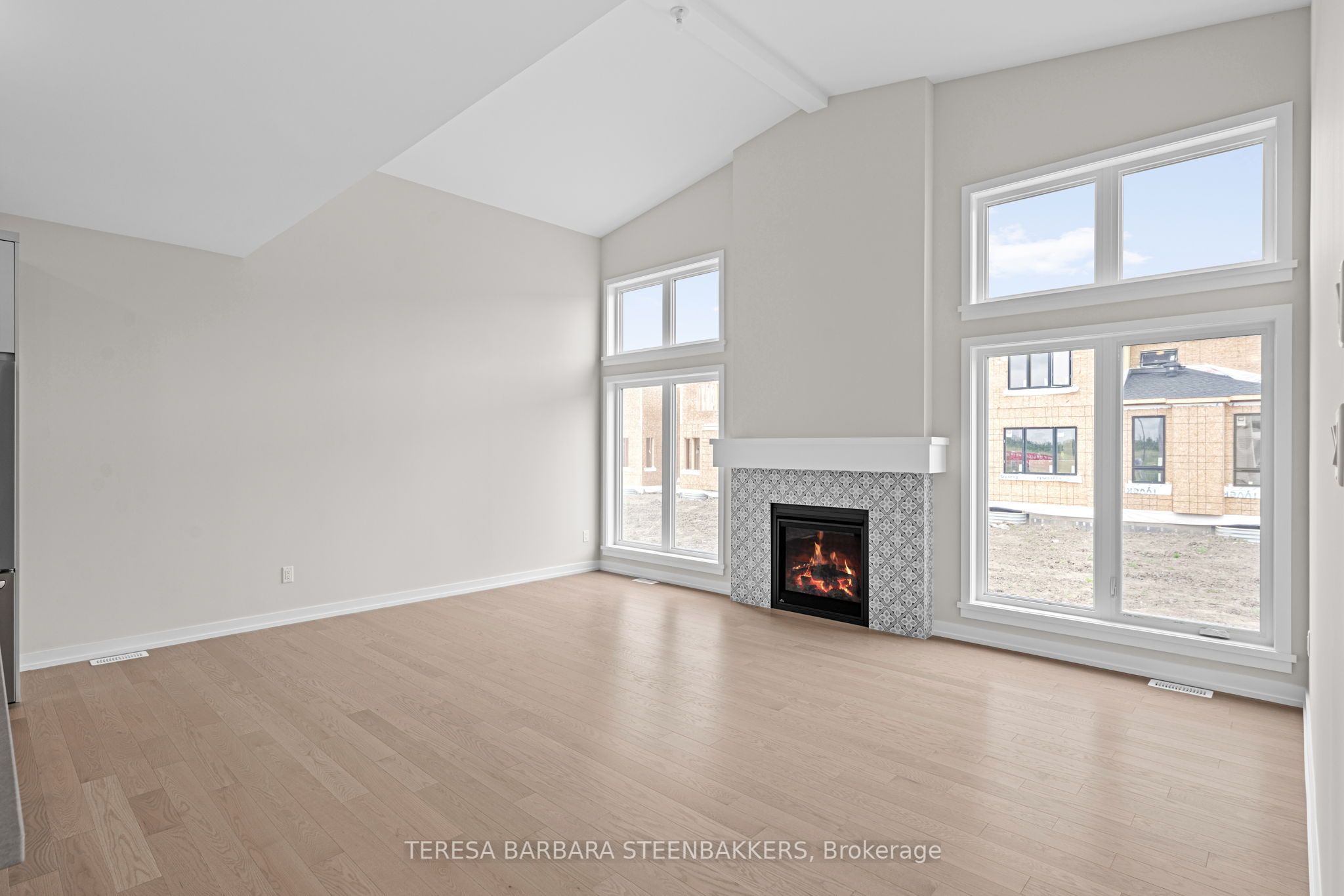 747 Kenny Gordon Avenue W Property Photo 16