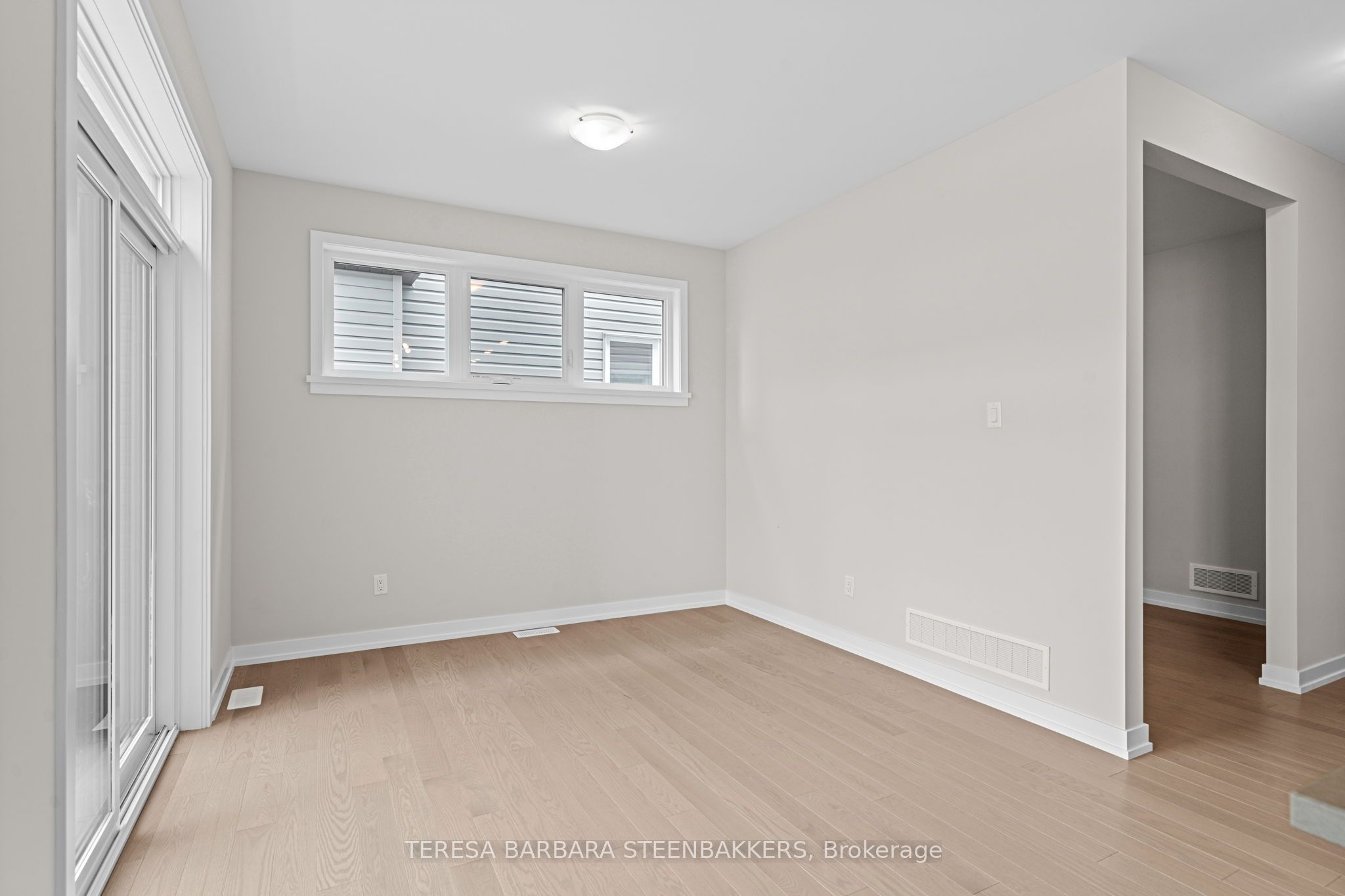 747 Kenny Gordon Avenue W Property Photo 18