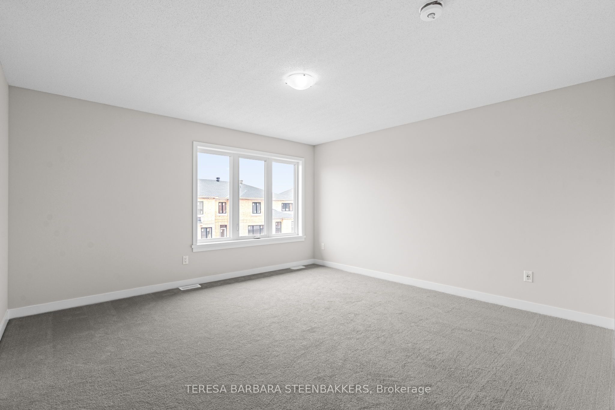747 Kenny Gordon Avenue W Property Photo 28