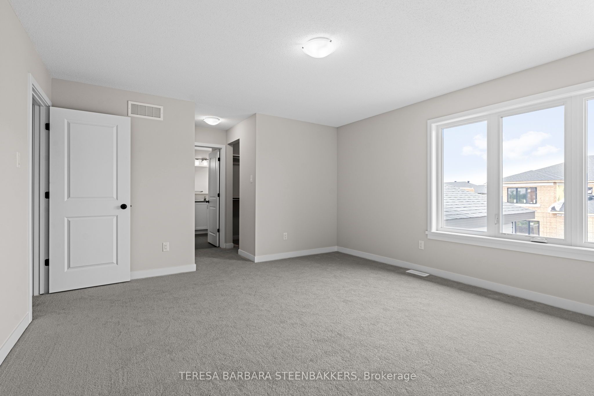 747 Kenny Gordon Avenue W Property Photo 29