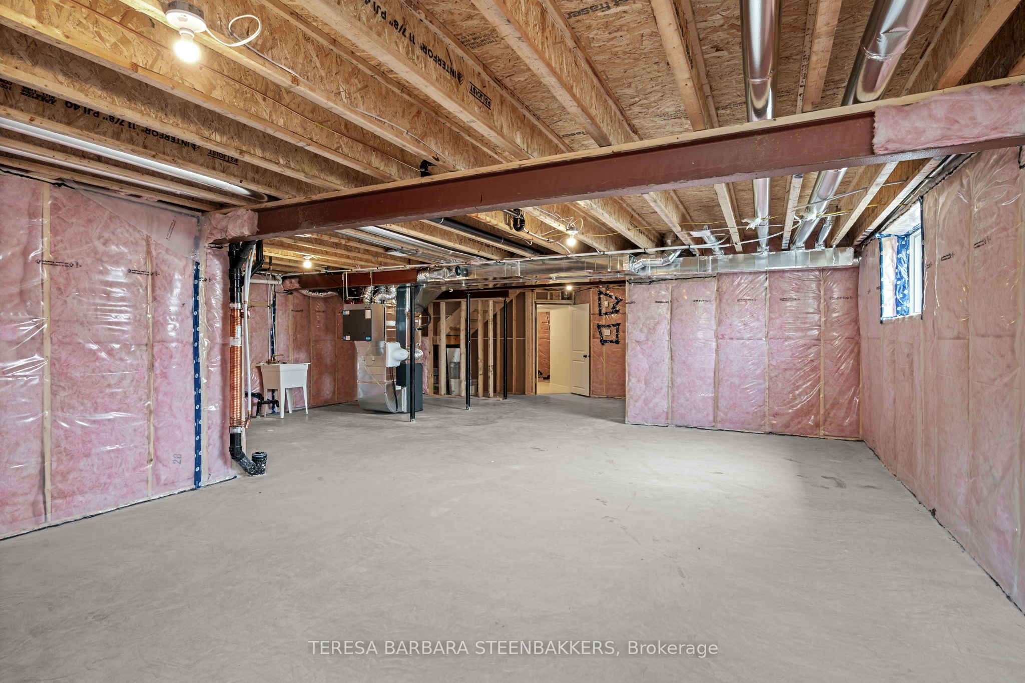 747 Kenny Gordon Avenue W Property Photo 38