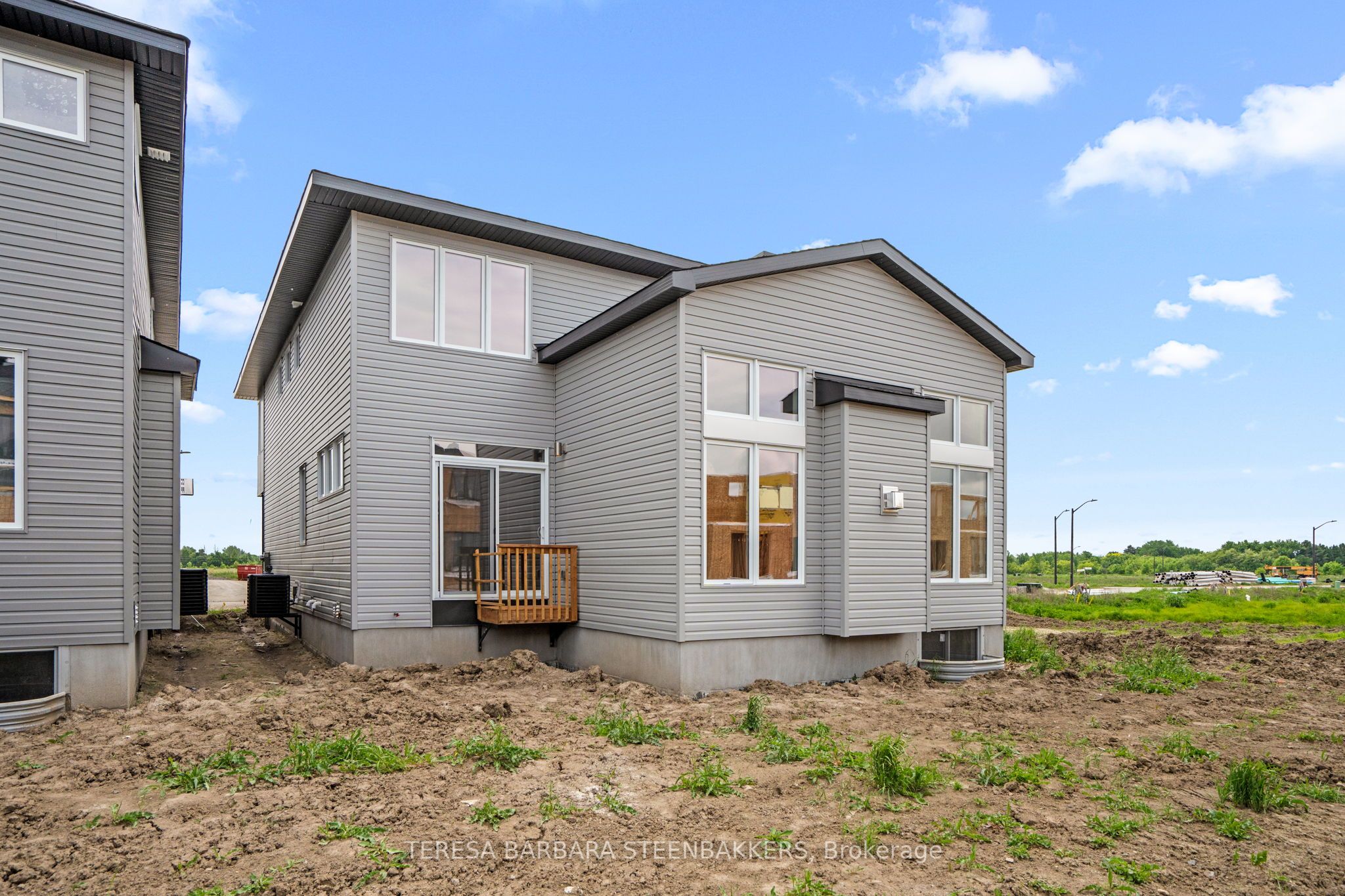 747 Kenny Gordon Avenue W Property Photo 39