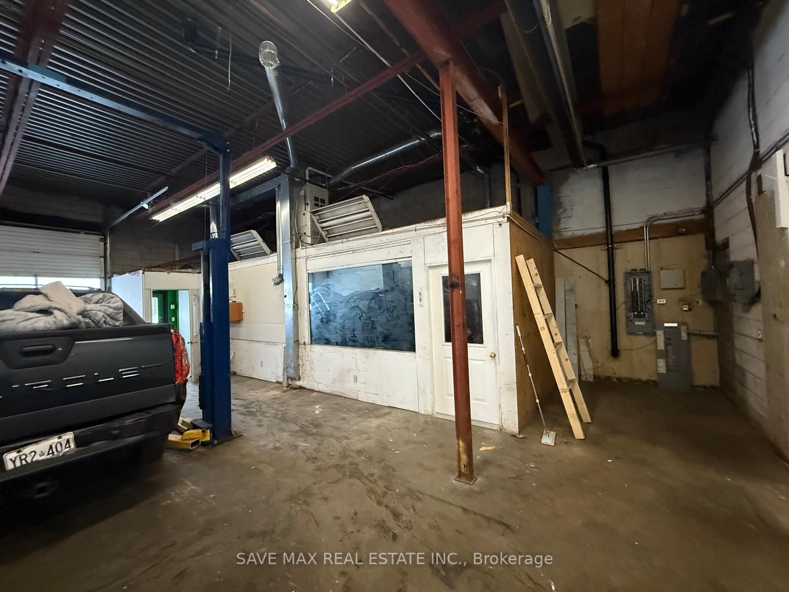 42095 Highway 3 Property Photo 9
