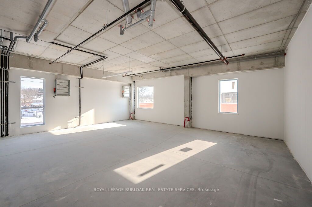 #2 - 301 Westmount Road Property Photo 12