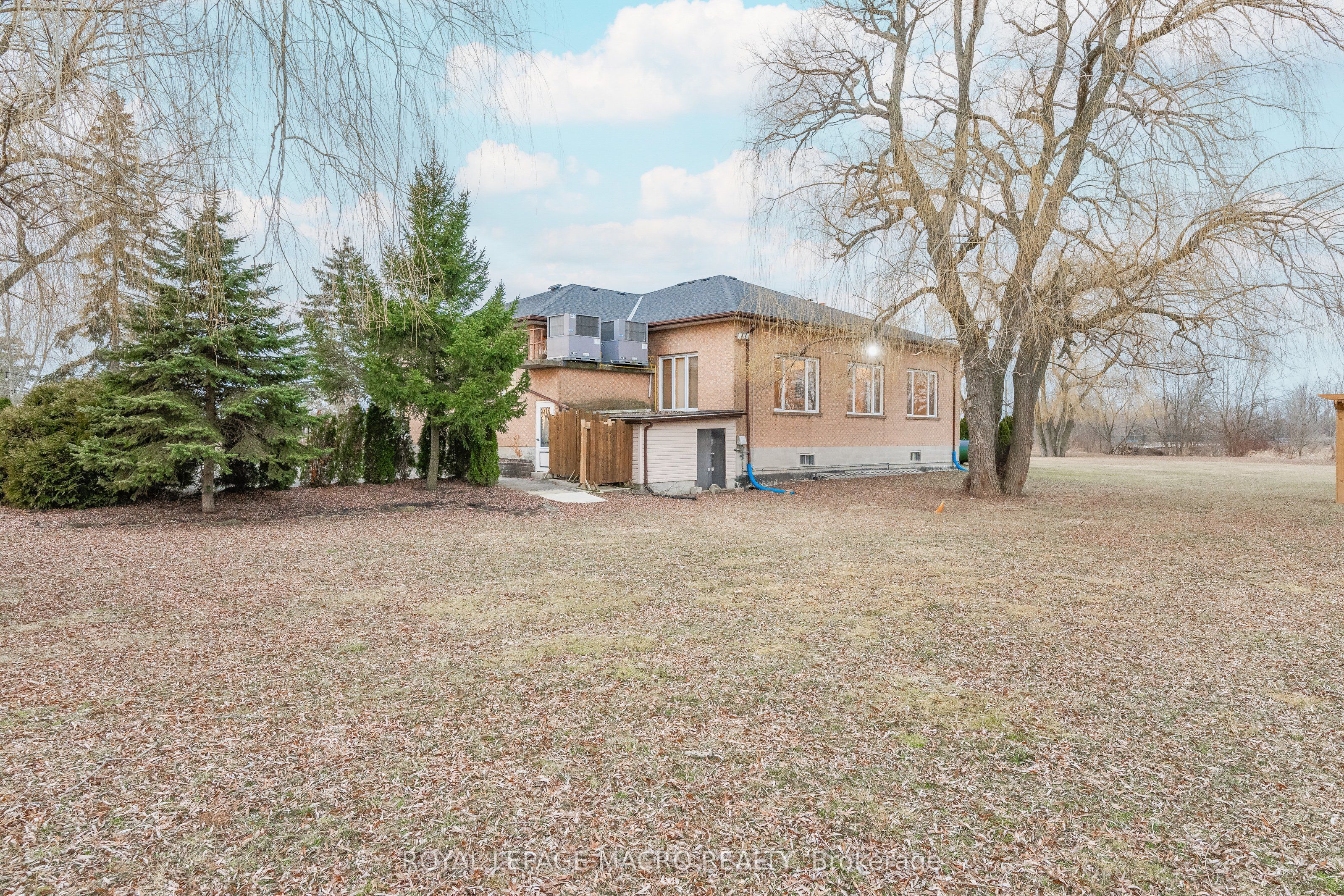 288 Kemp Rd W Property Photo 10