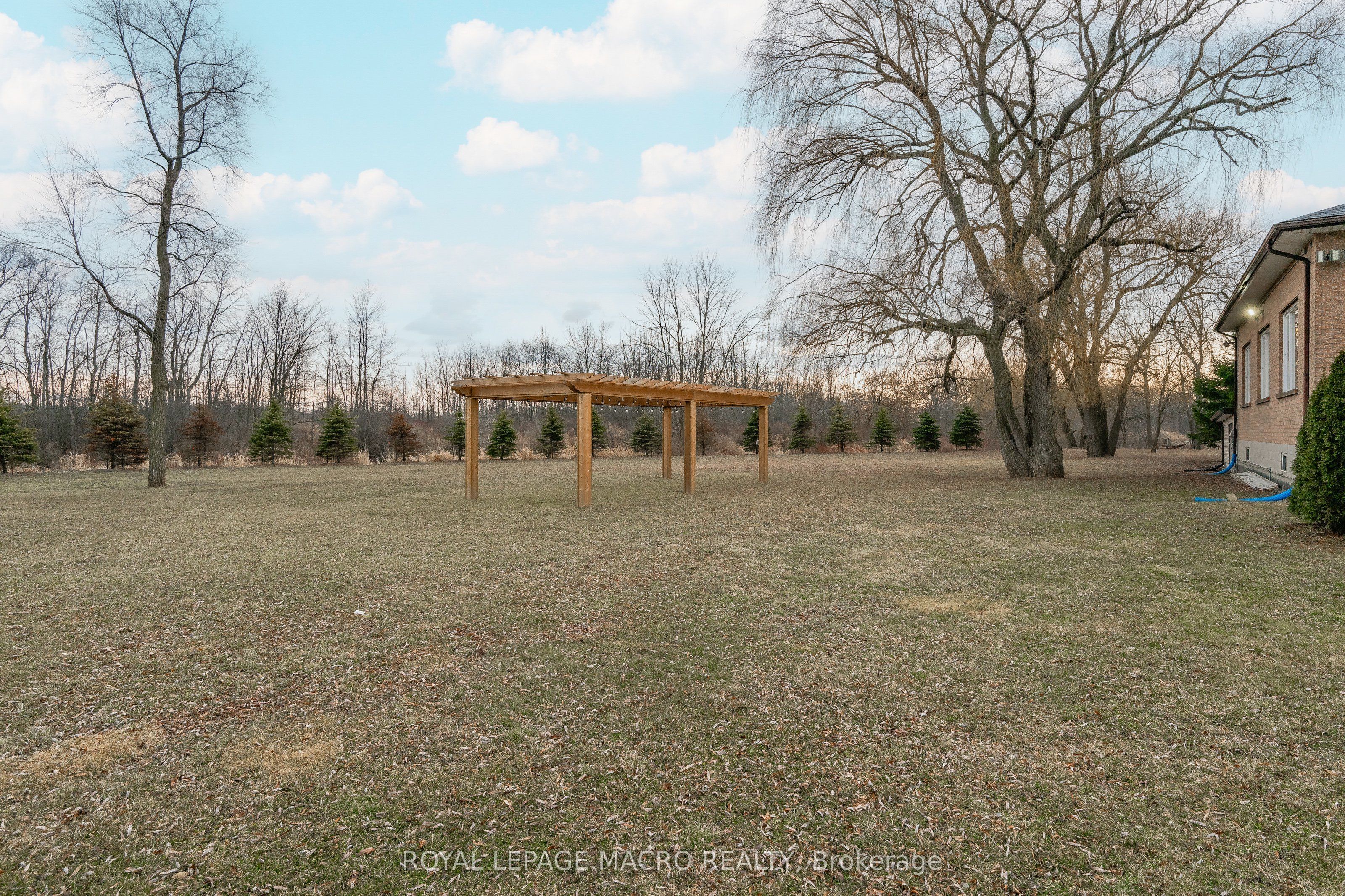 288 Kemp Rd W Property Photo 15