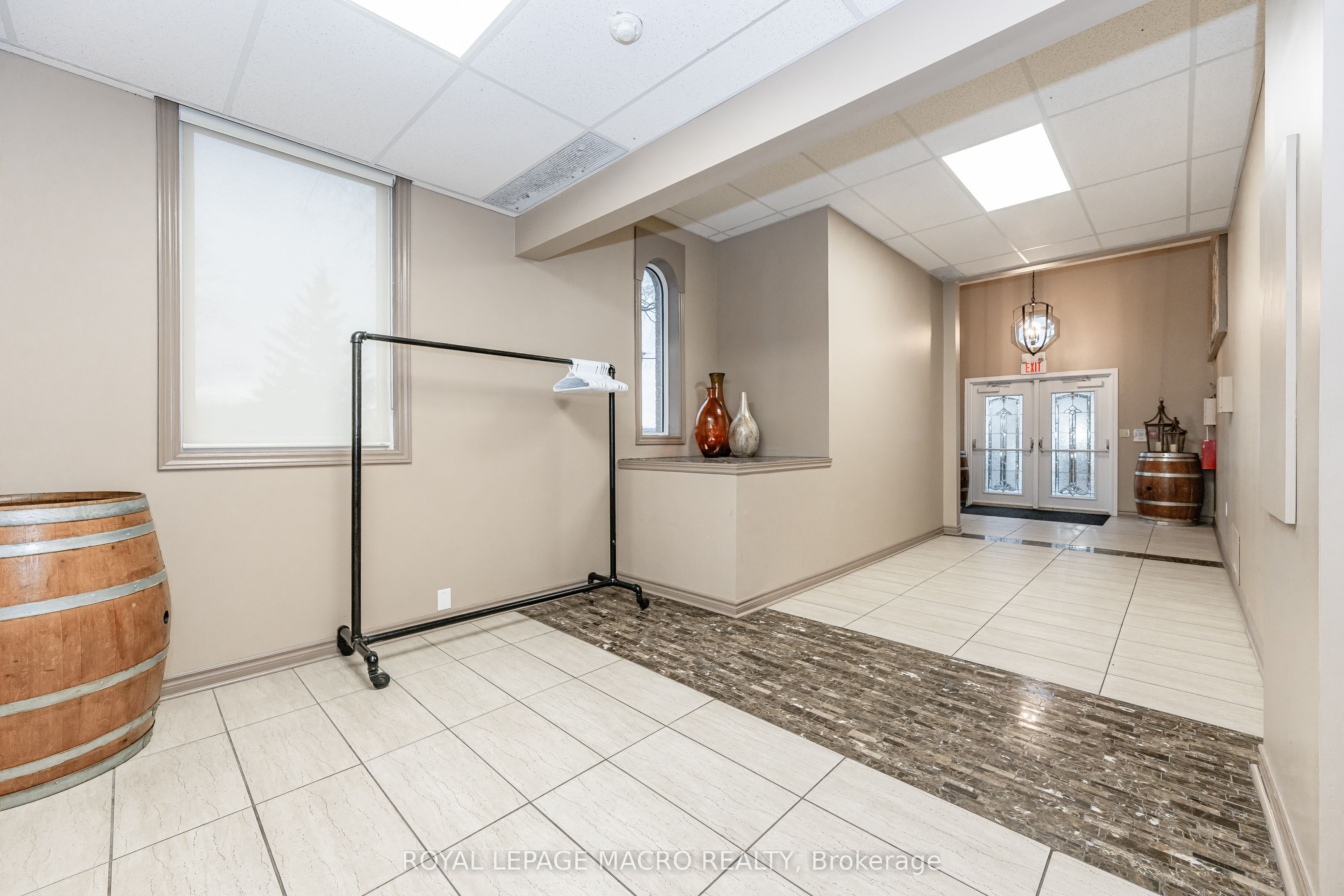 288 Kemp Rd W Property Photo 18