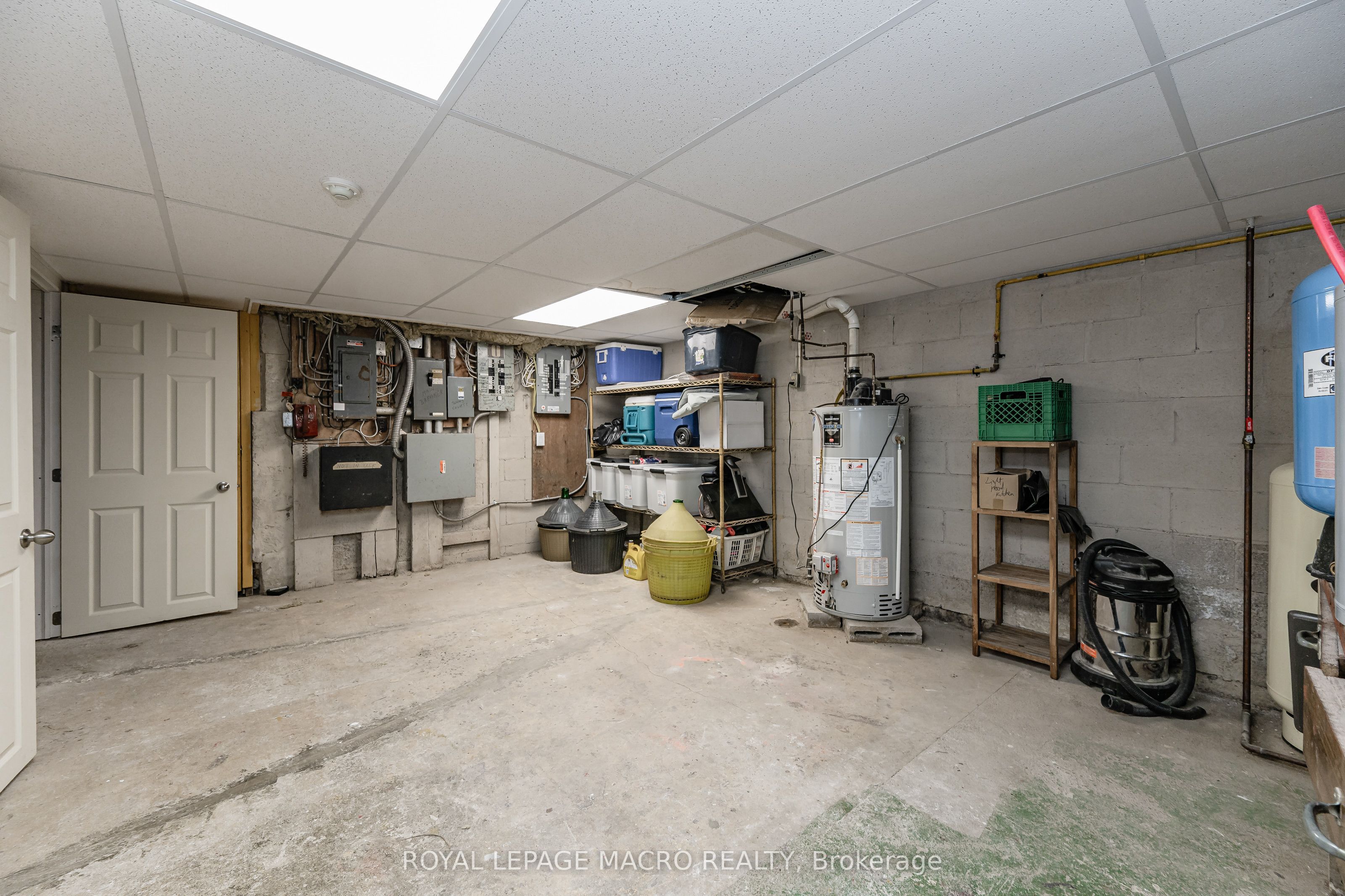 288 Kemp Rd W Property Photo 30