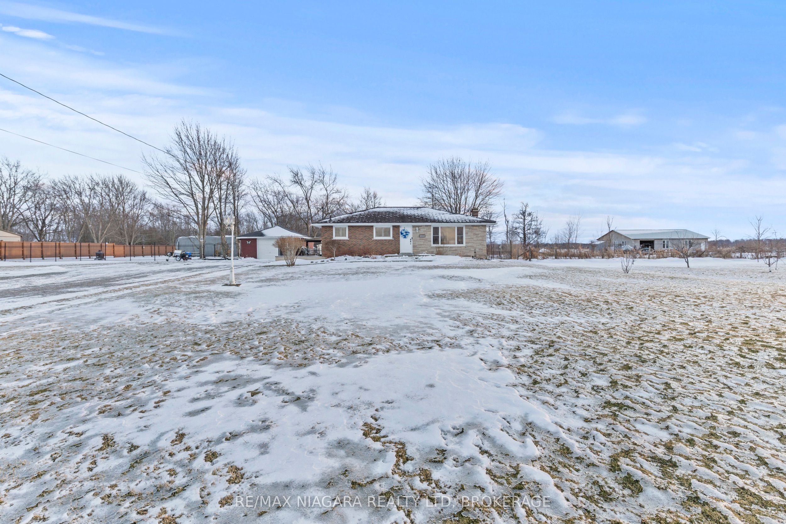 3321 Hwy 3 Property Photo 1