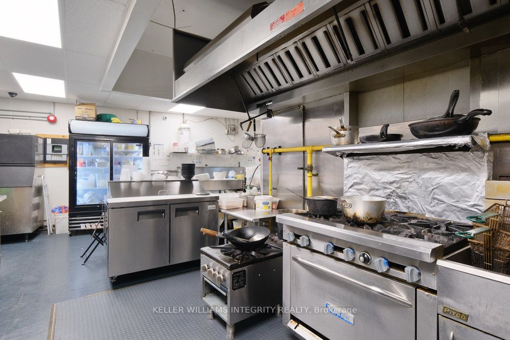 180 Rideau St Property Photo 21