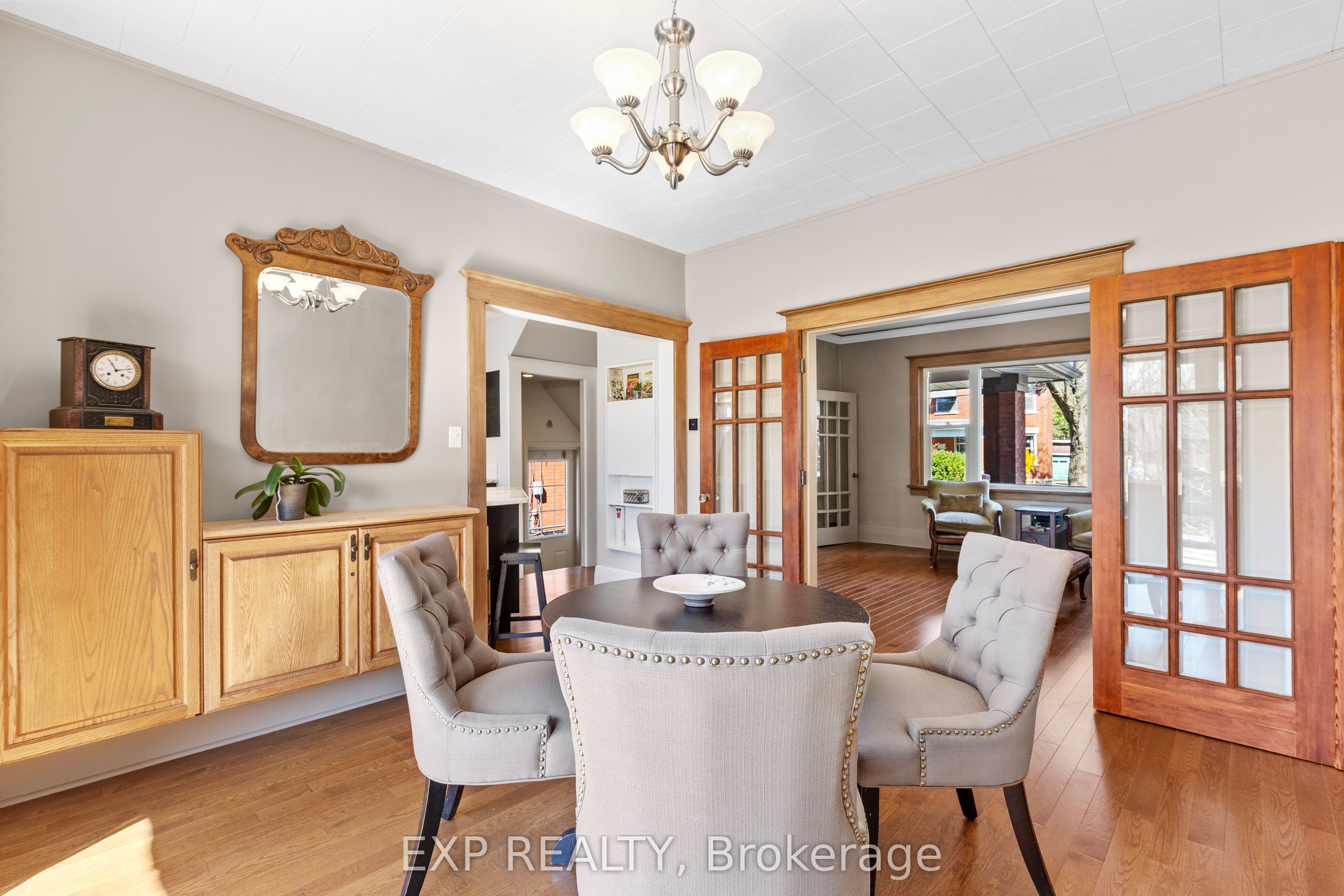 839 Dufferin Avenue Property Photo 9