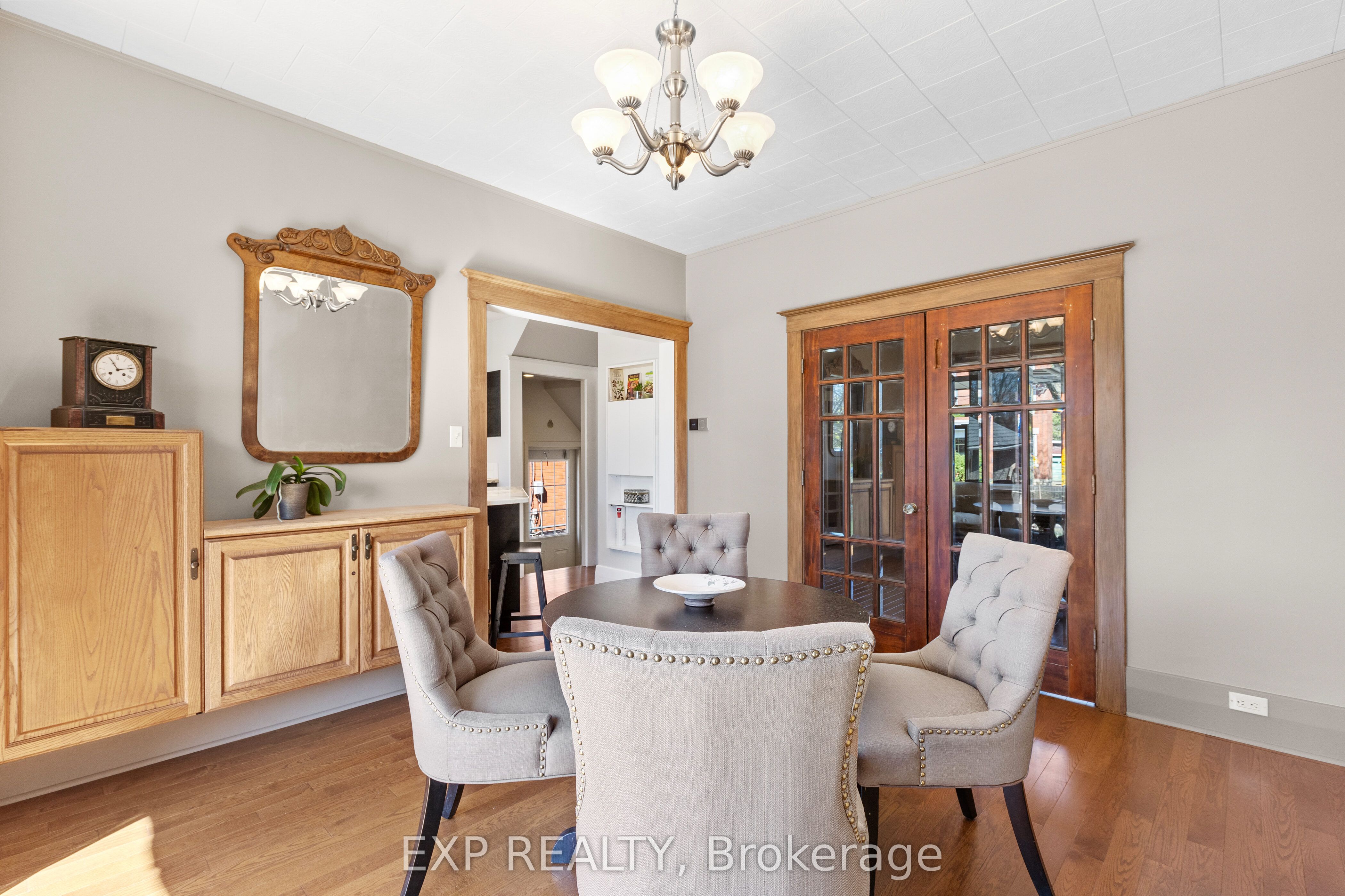 839 Dufferin Avenue Property Photo 10