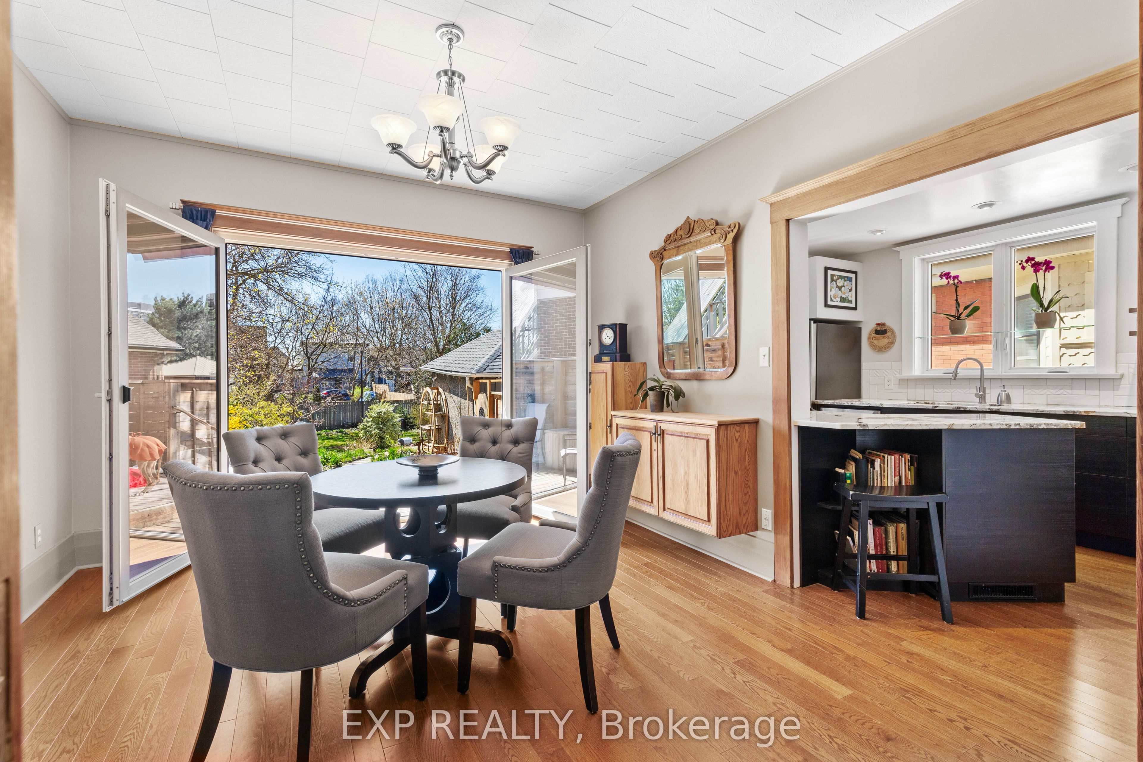 839 Dufferin Avenue Property Photo 11