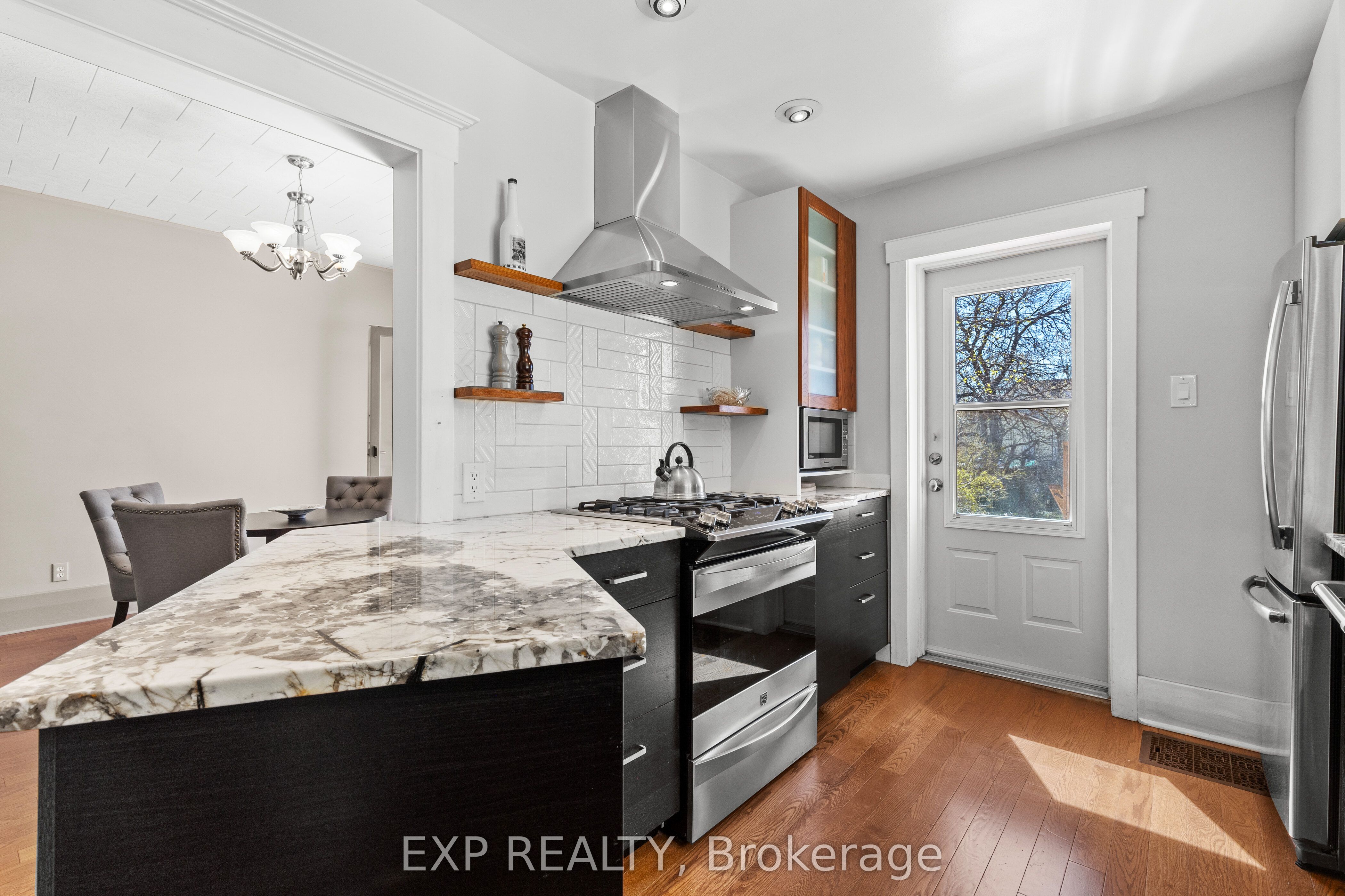 839 Dufferin Avenue Property Photo 14