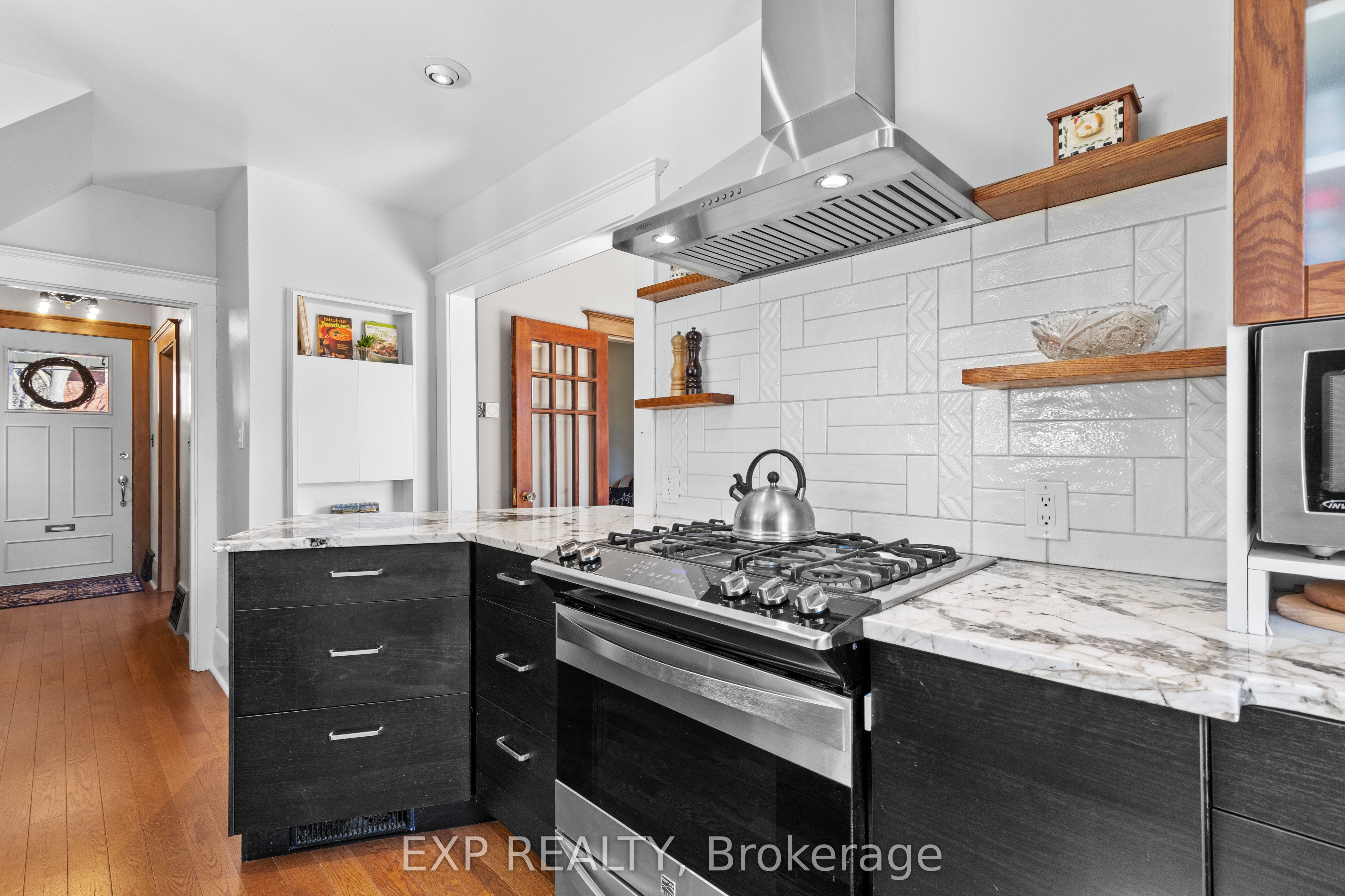 839 Dufferin Avenue Property Photo 15
