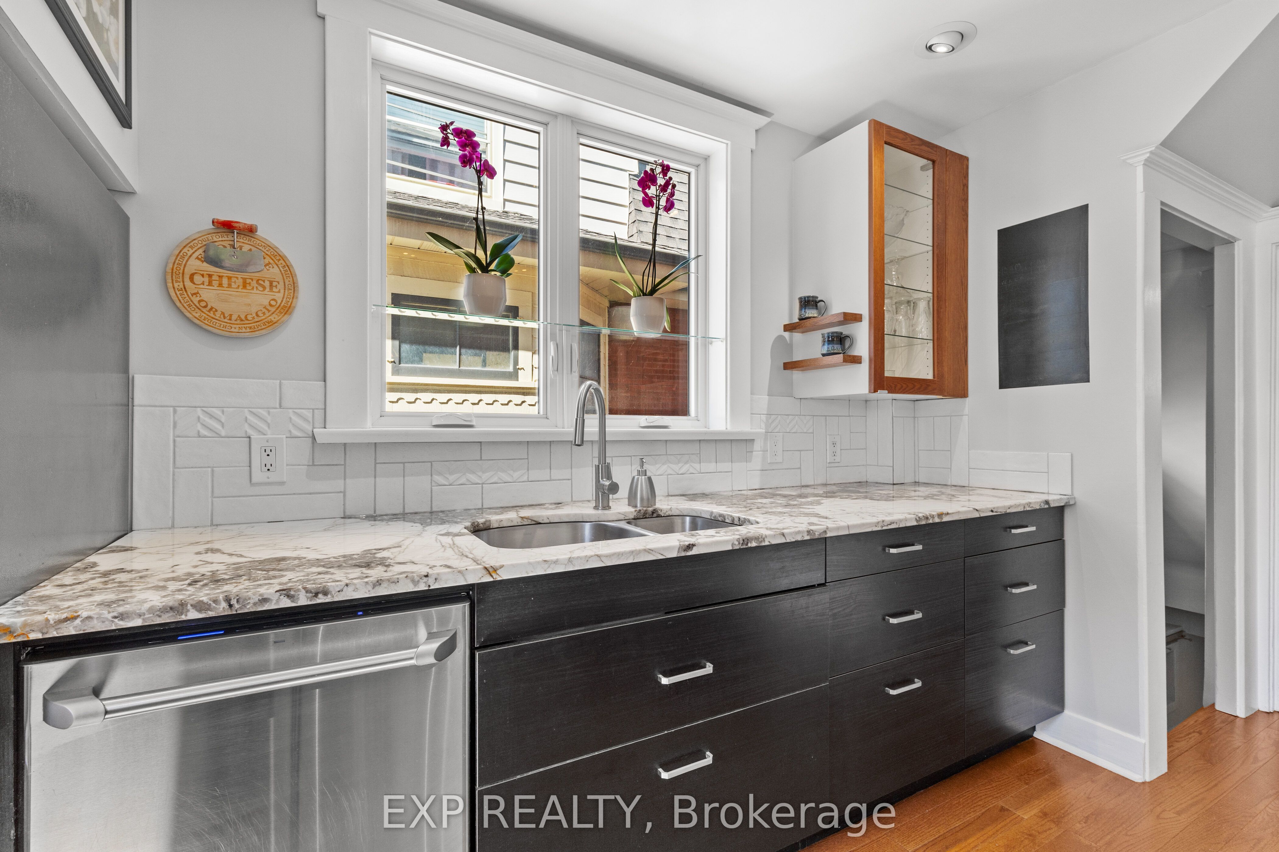 839 Dufferin Avenue Property Photo 16