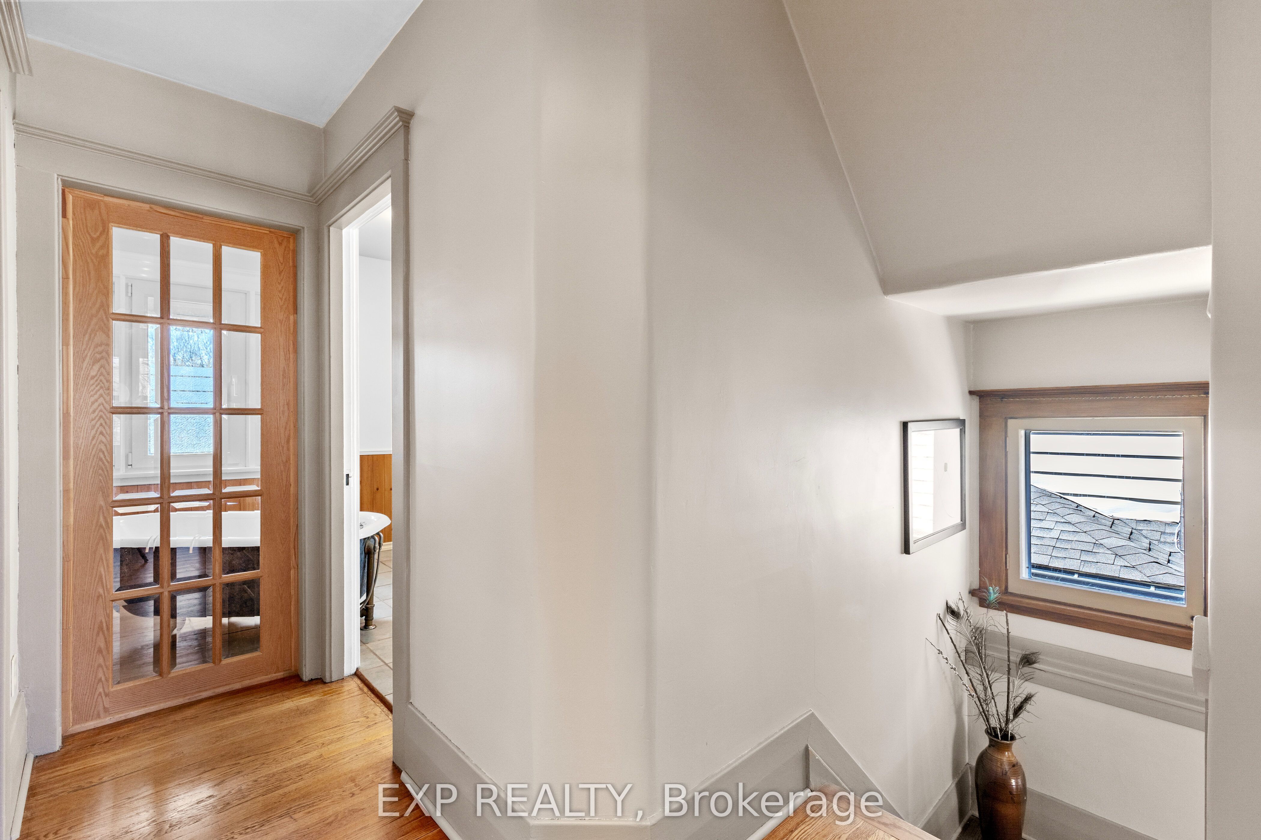 839 Dufferin Avenue Property Photo 18
