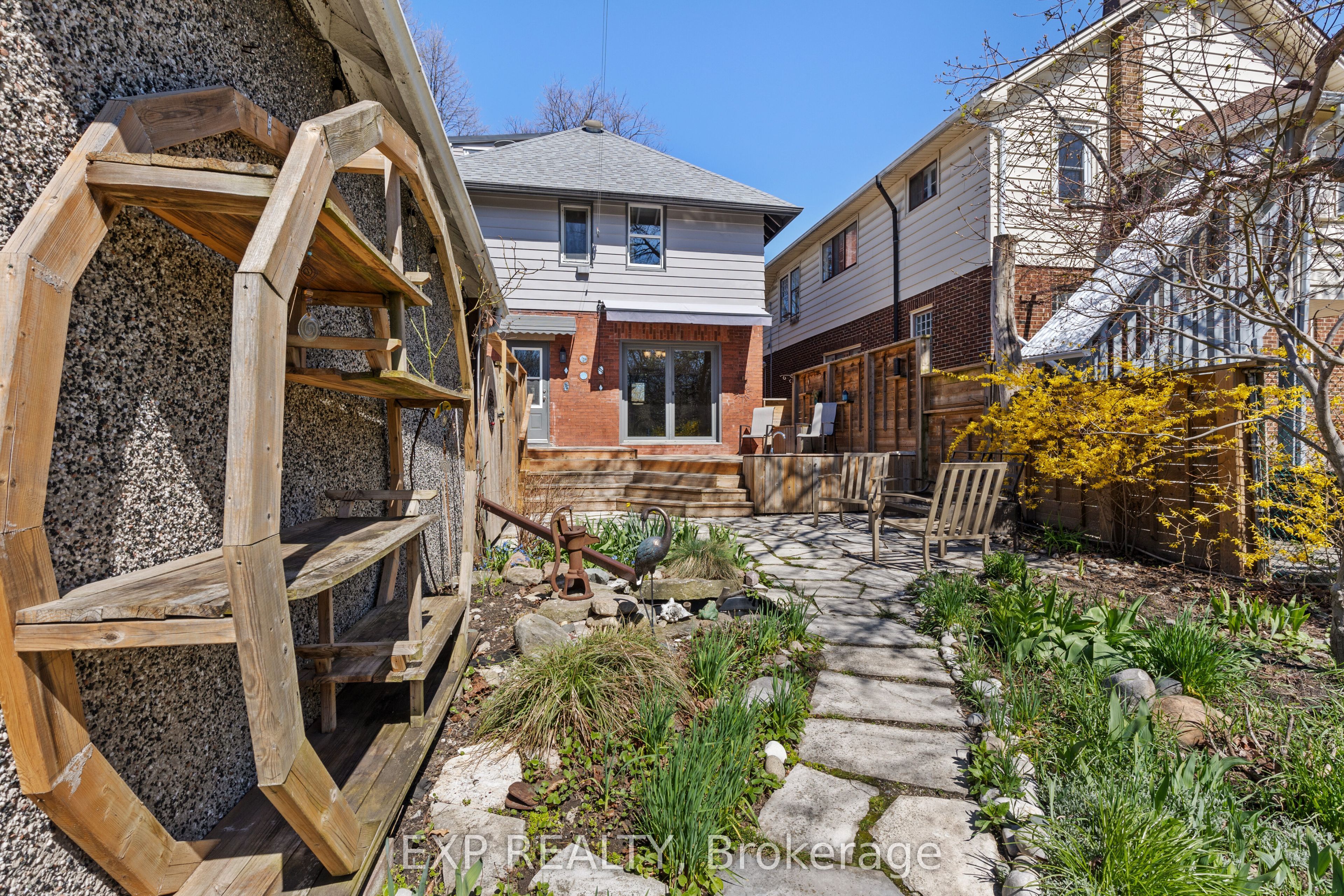 839 Dufferin Avenue Property Photo 35