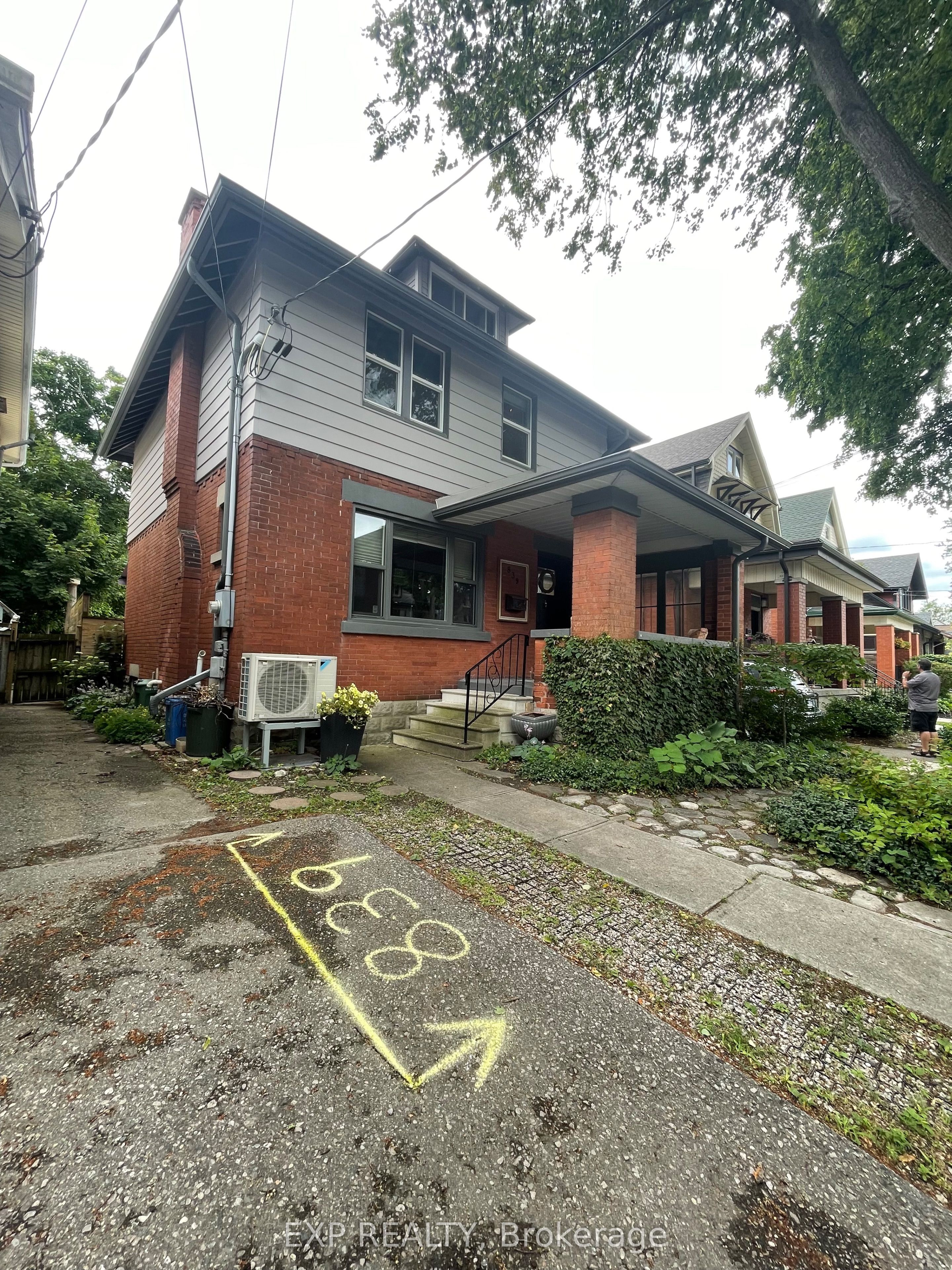 839 Dufferin Avenue Property Photo 40