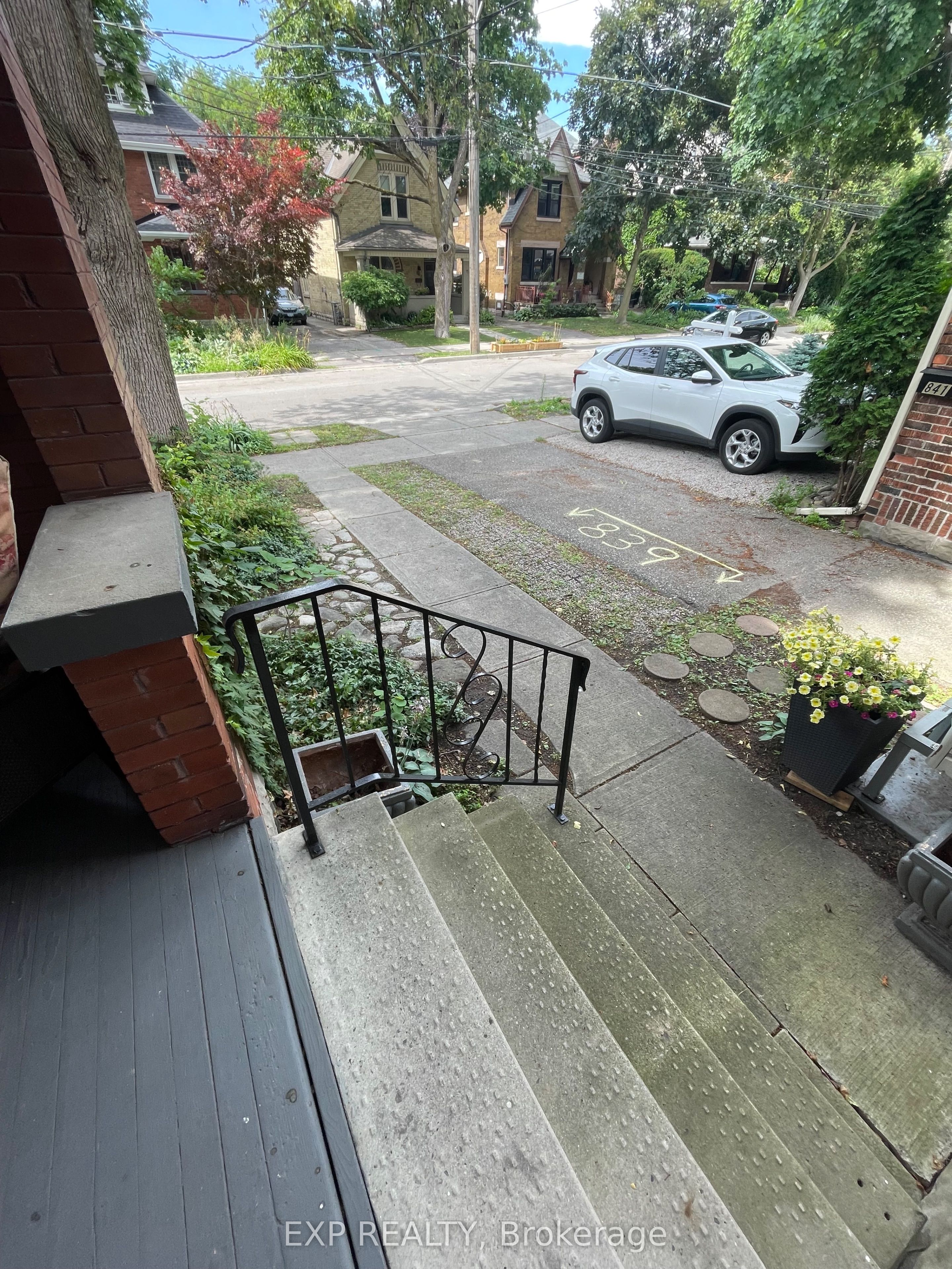 839 Dufferin Avenue Property Photo 41