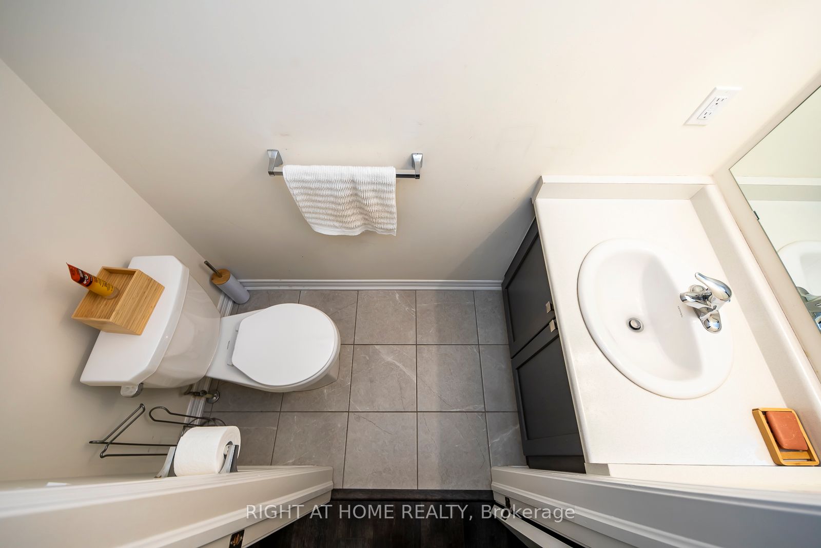 #27 - 40 Zinfandel Drive Property Photo 20