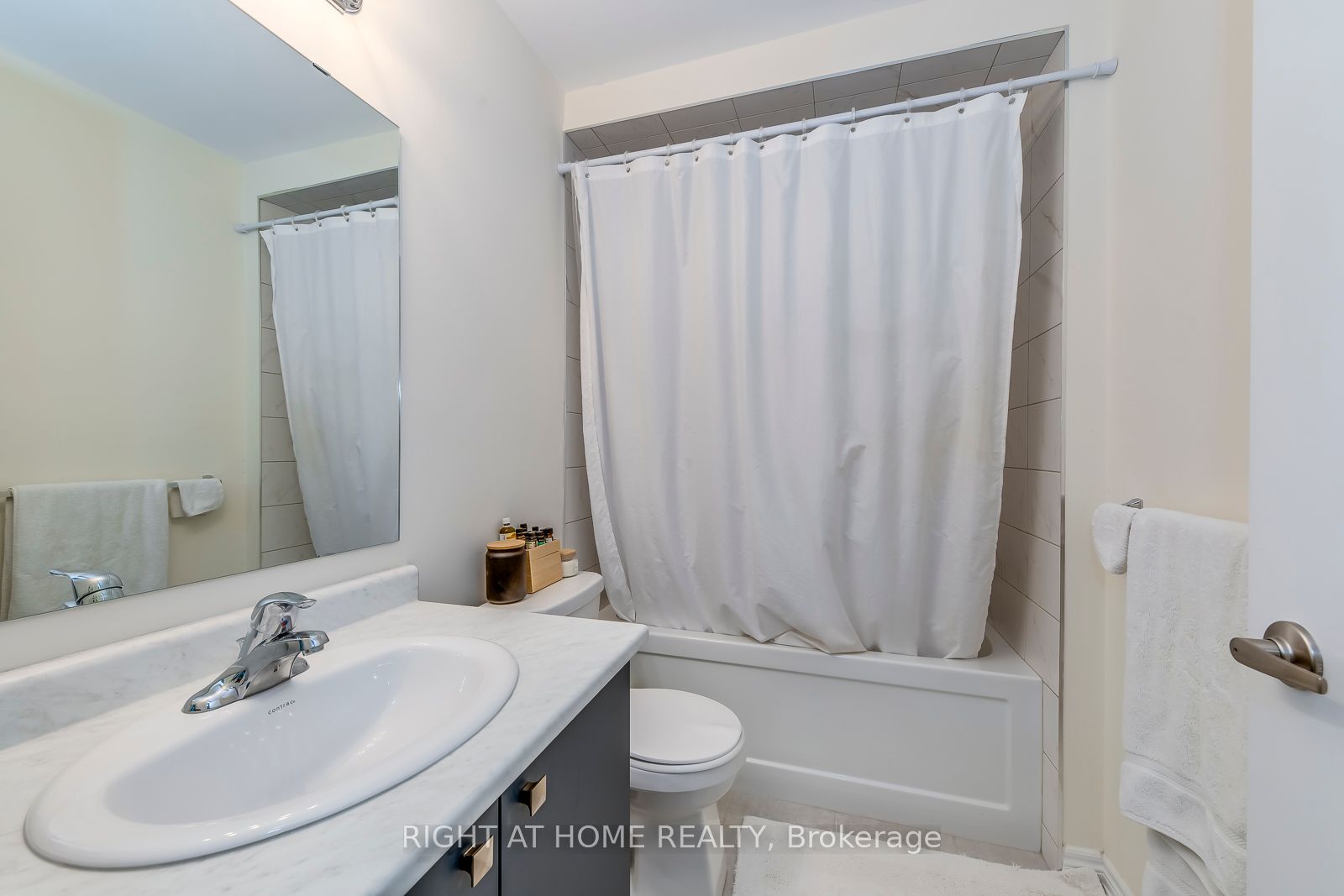 #27 - 40 Zinfandel Drive Property Photo 29