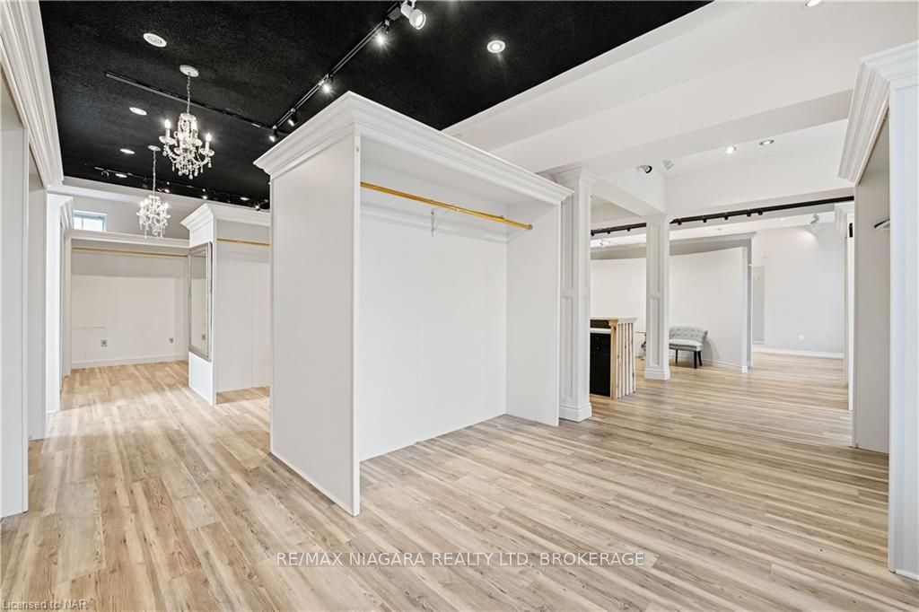 #upper - 15 Welland Avenue Property Photo 5