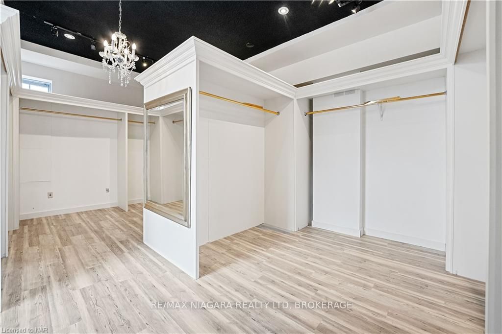 #upper - 15 Welland Avenue Property Photo 6