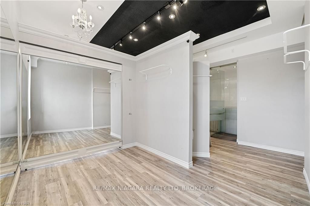 #upper - 15 Welland Avenue Property Photo 14