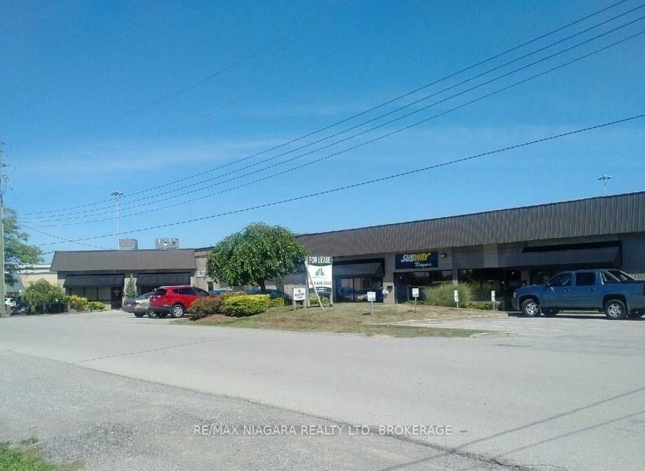 8 Hiscott St Property Photo 1