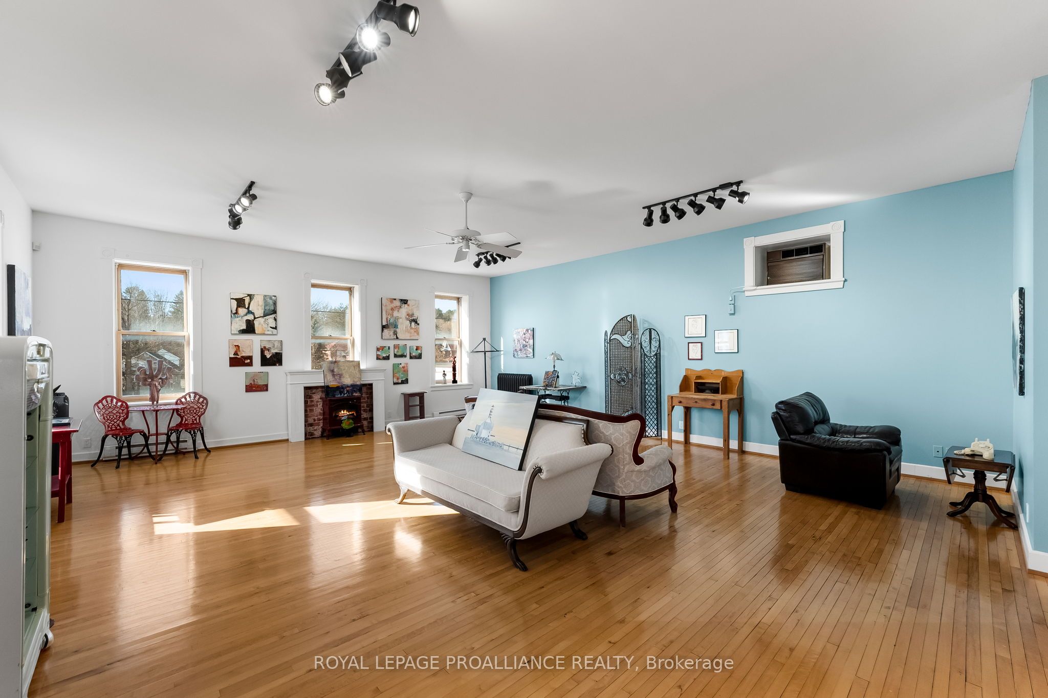 345 Victoria St N Property Photo 14