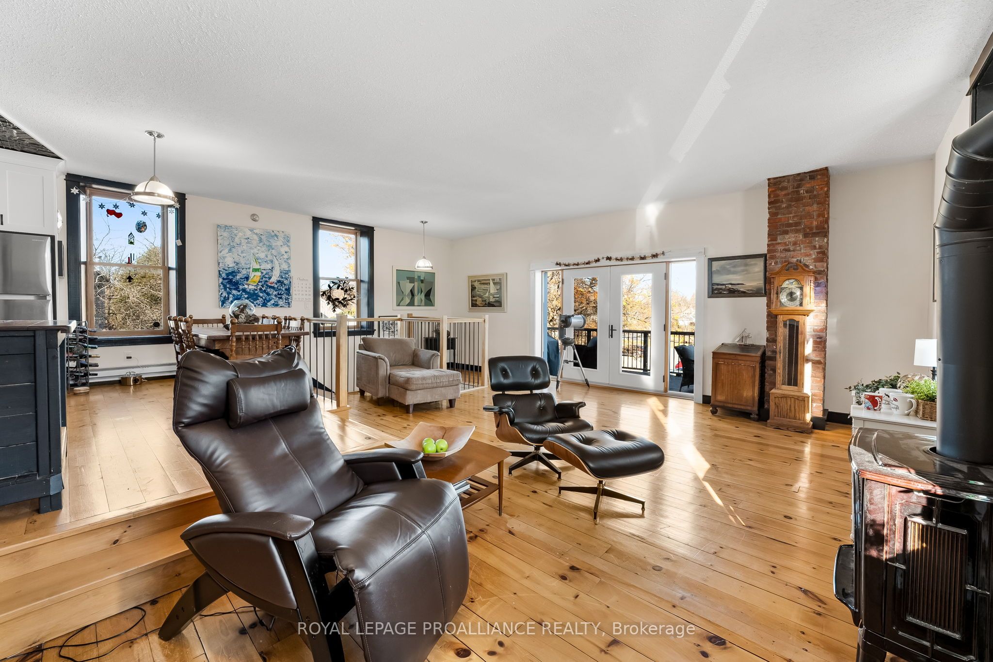 345 Victoria St N Property Photo 28