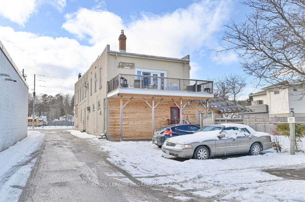 345 Victoria St N Property Photo 38