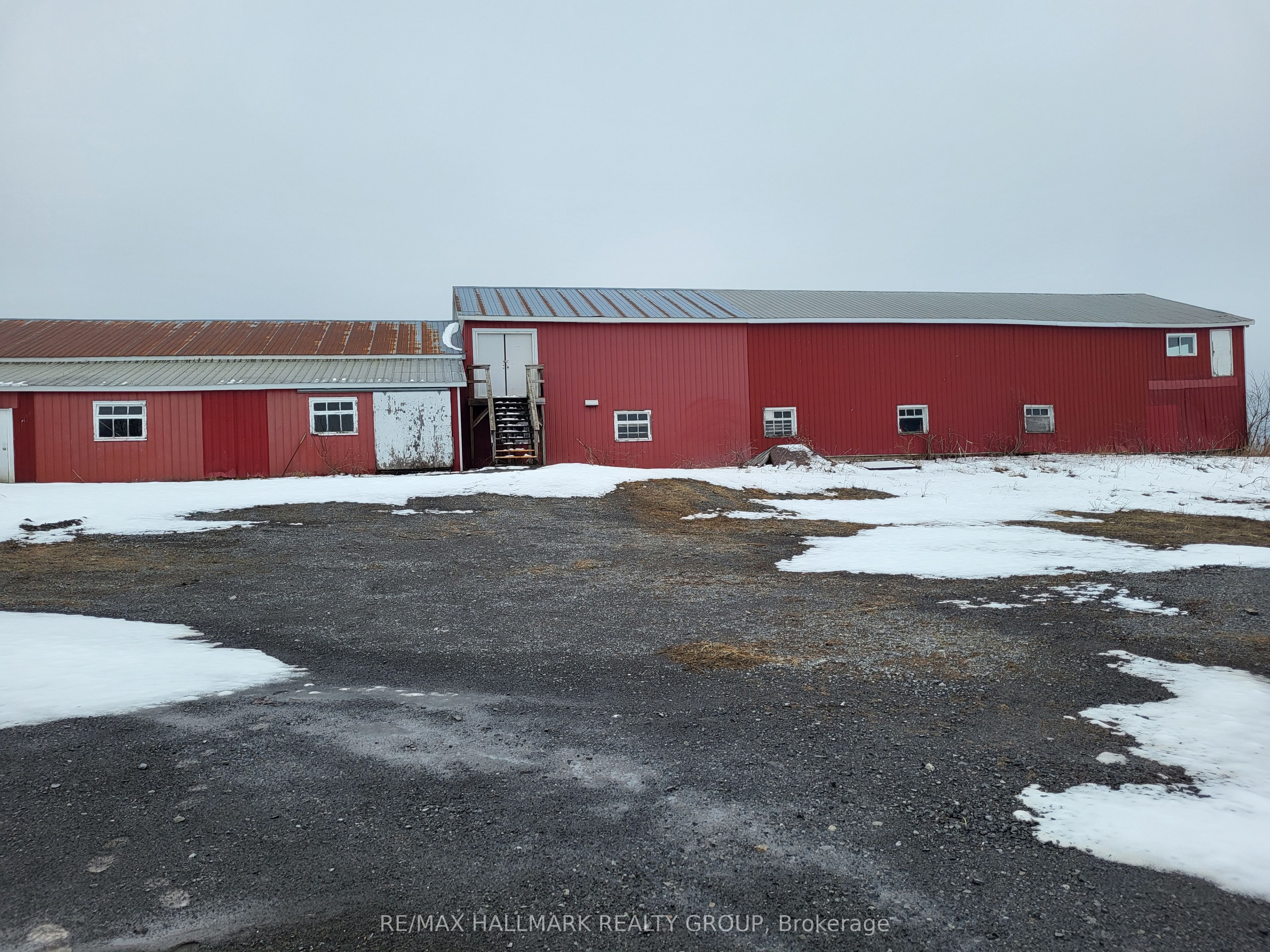 6786 Fourth Line Road Property Photo 3